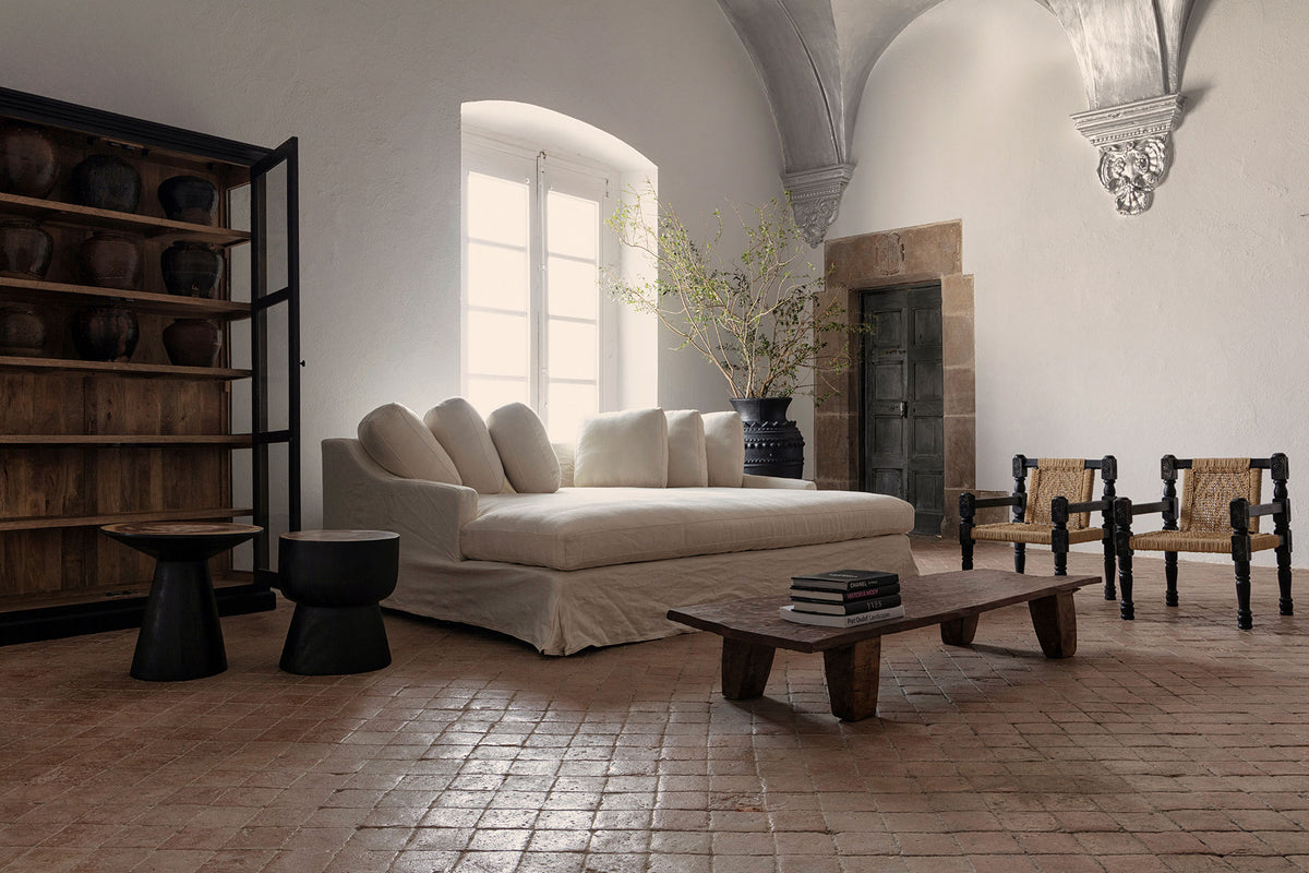 ARUSA SIDE TABLE