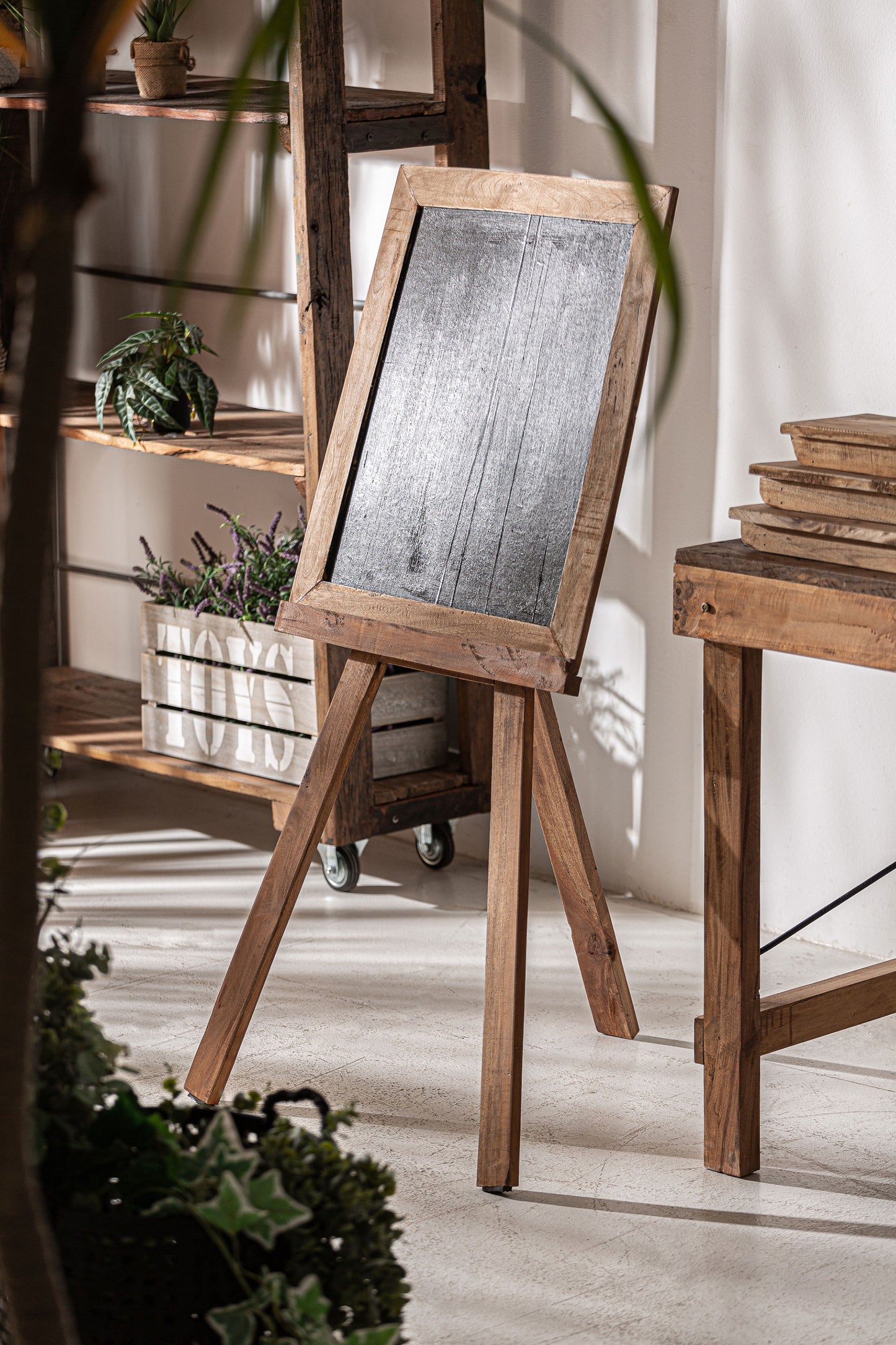 AKVIRAN BLACKBOARD
