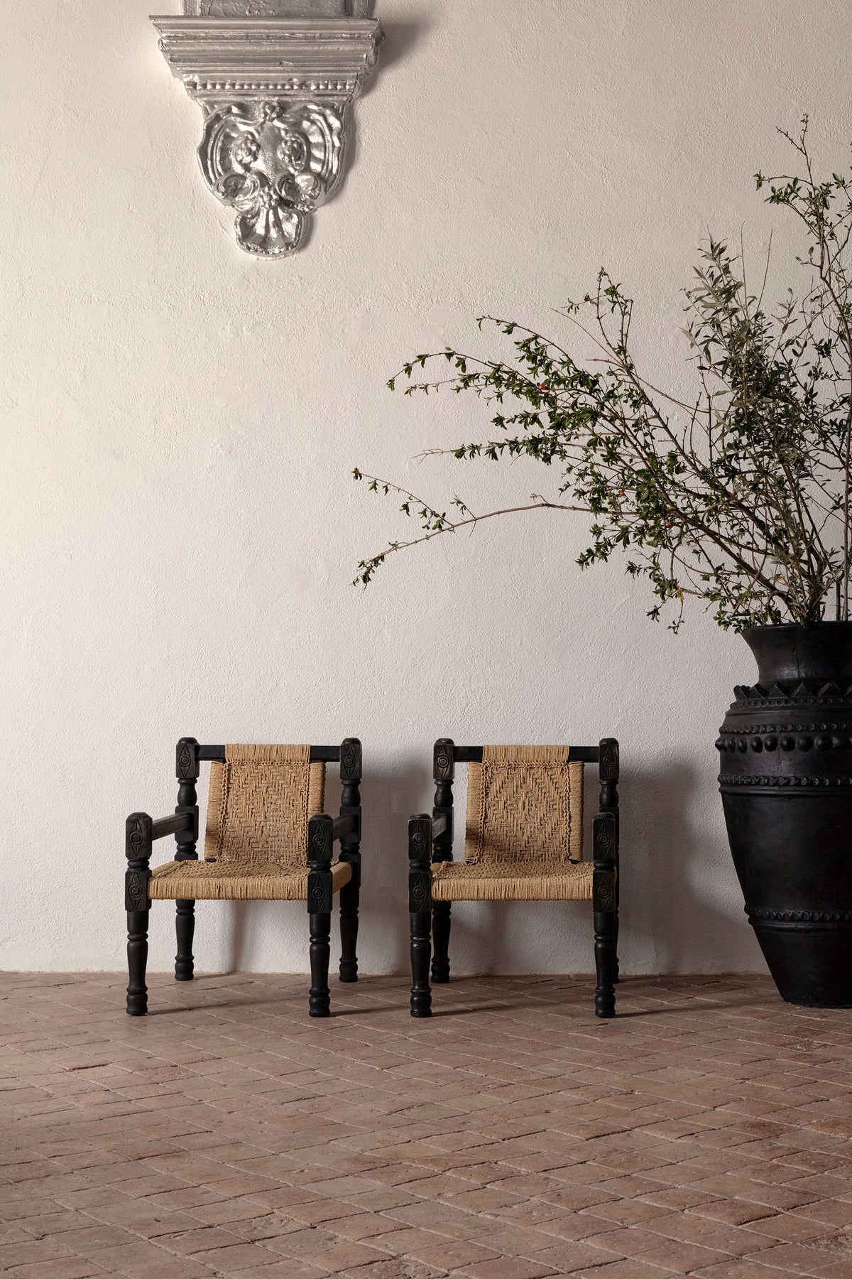 BACKLYN ARMCHAIR