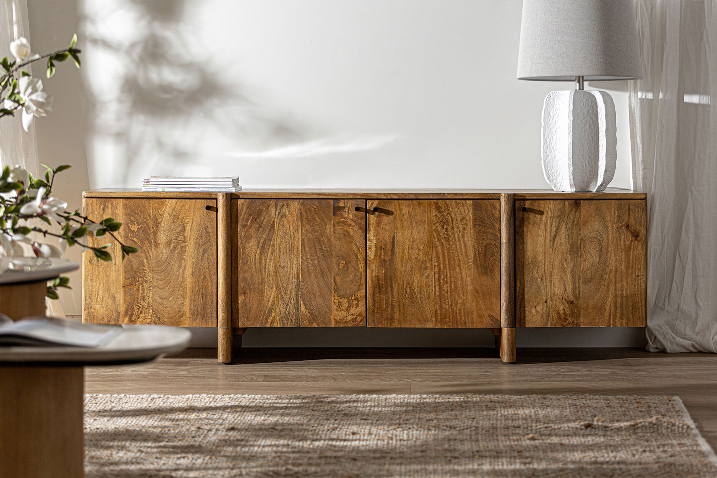 KOIGI TV STAND