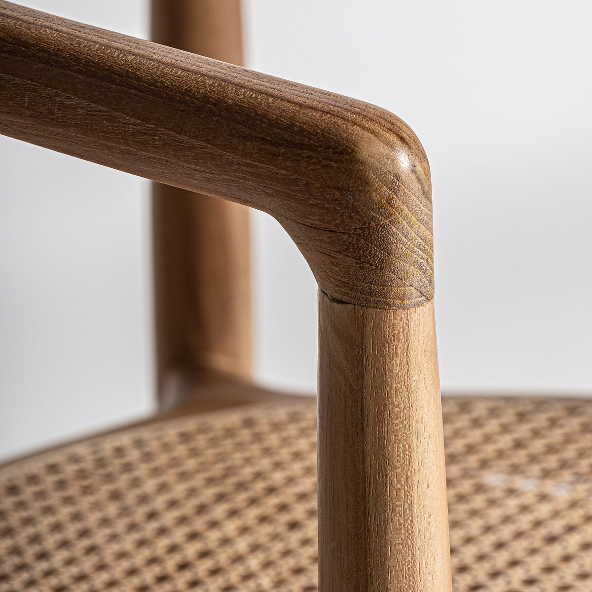 TOSTILY CHAIR