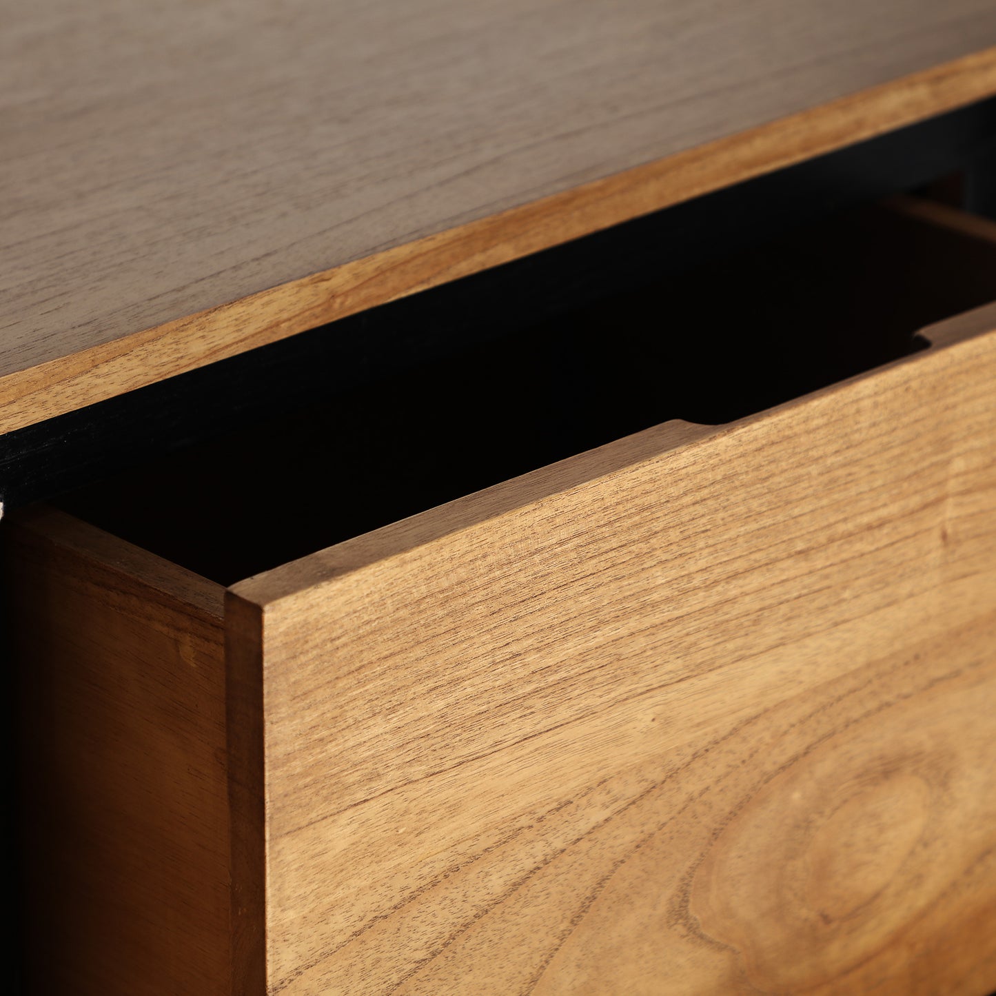 OSBY SIDEBOARD
