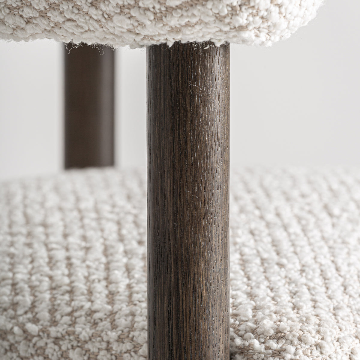 NEUFFEN CHAIR