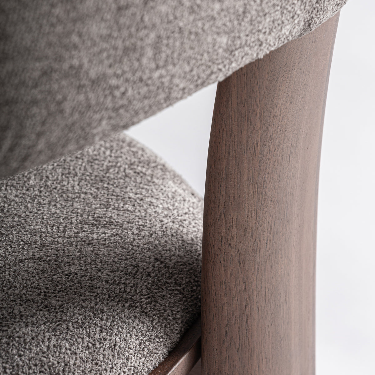 DEVILLAC CHAIR