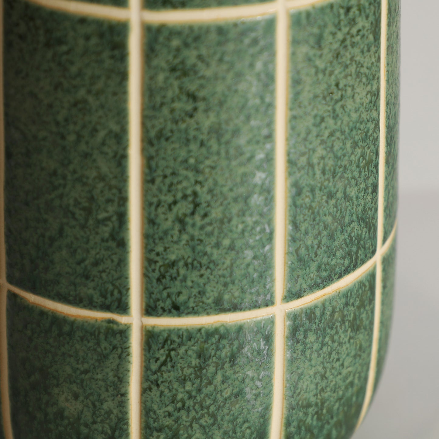 TANK VASE