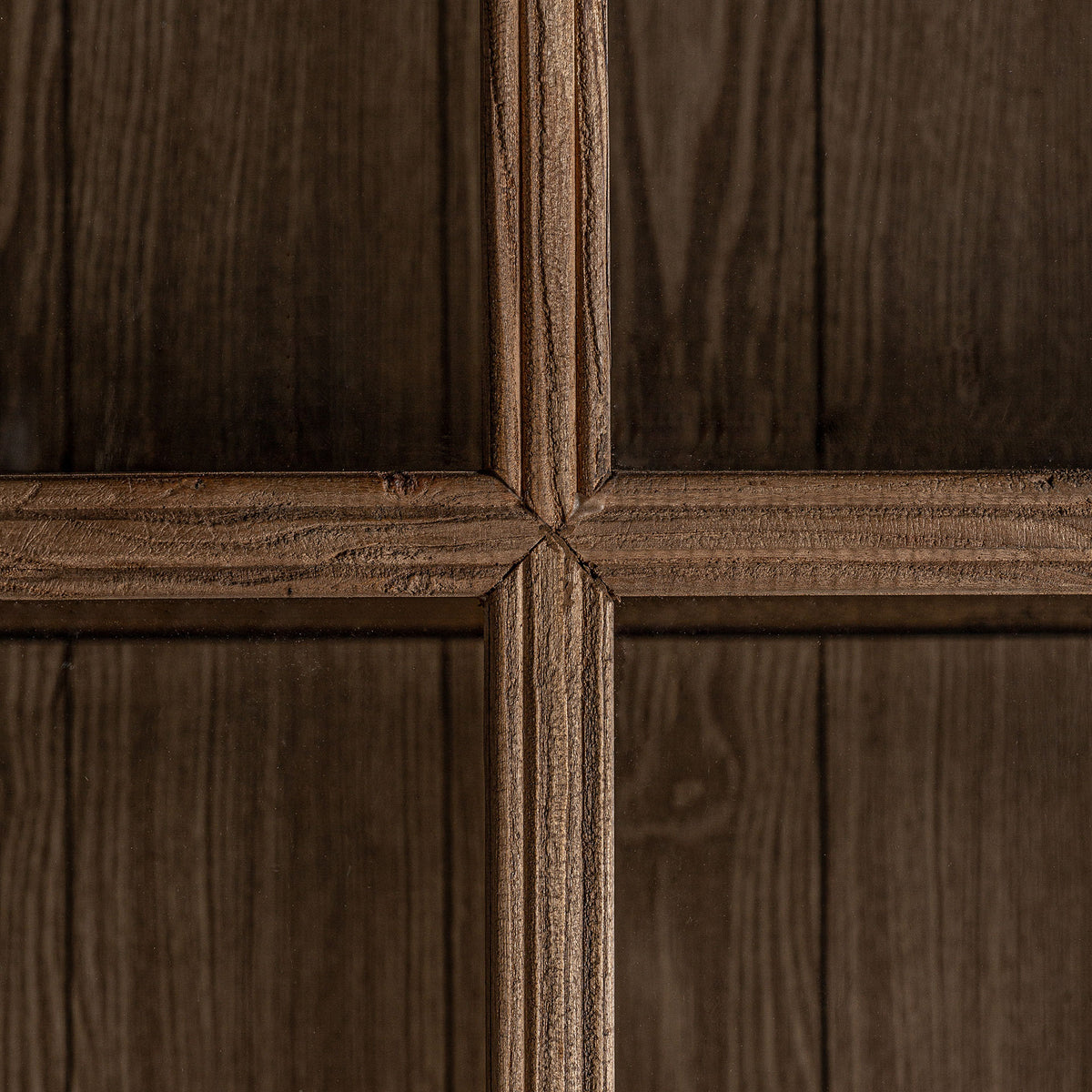 TARTU GLASS CABINET