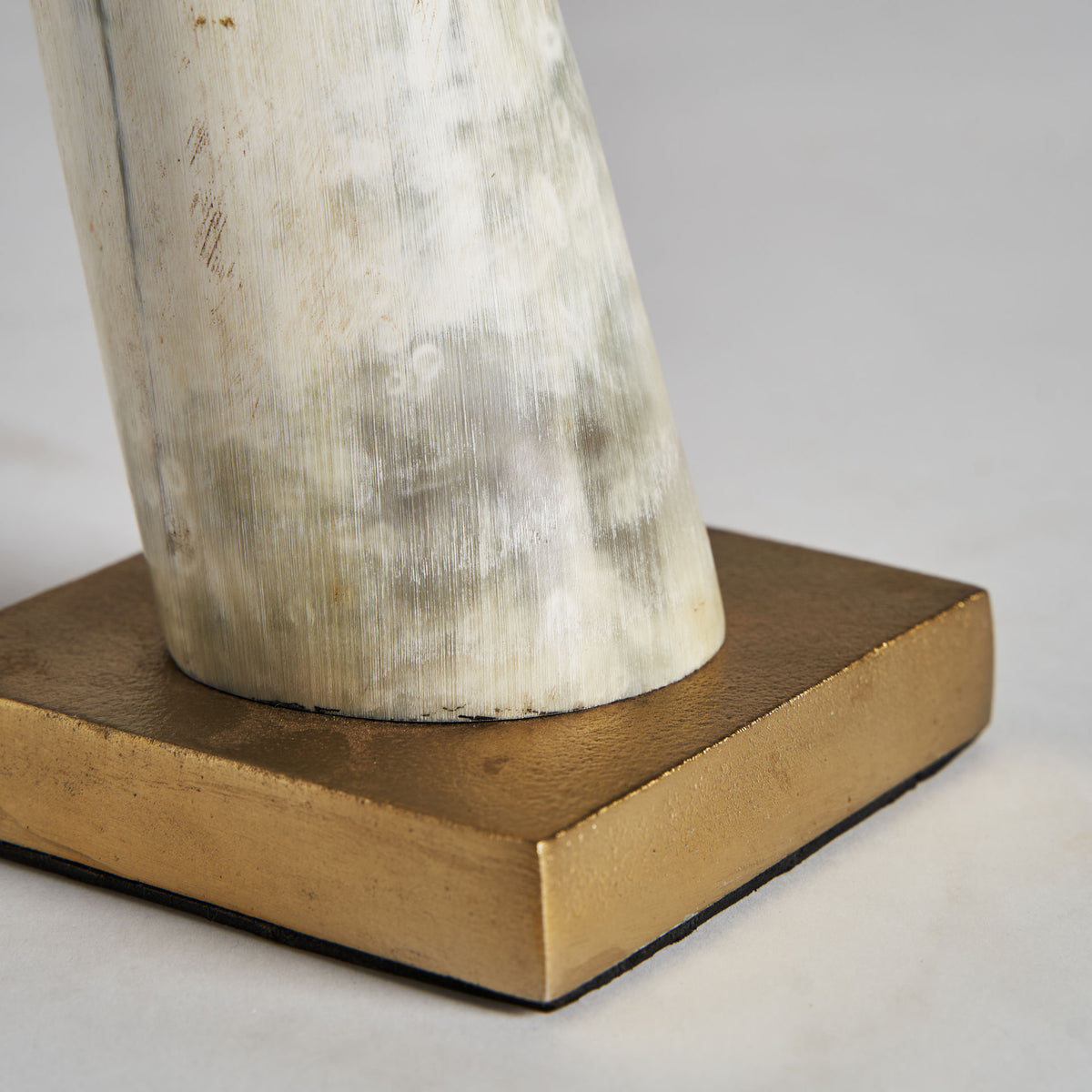 ZONZA DECORATIVE FIGURE
