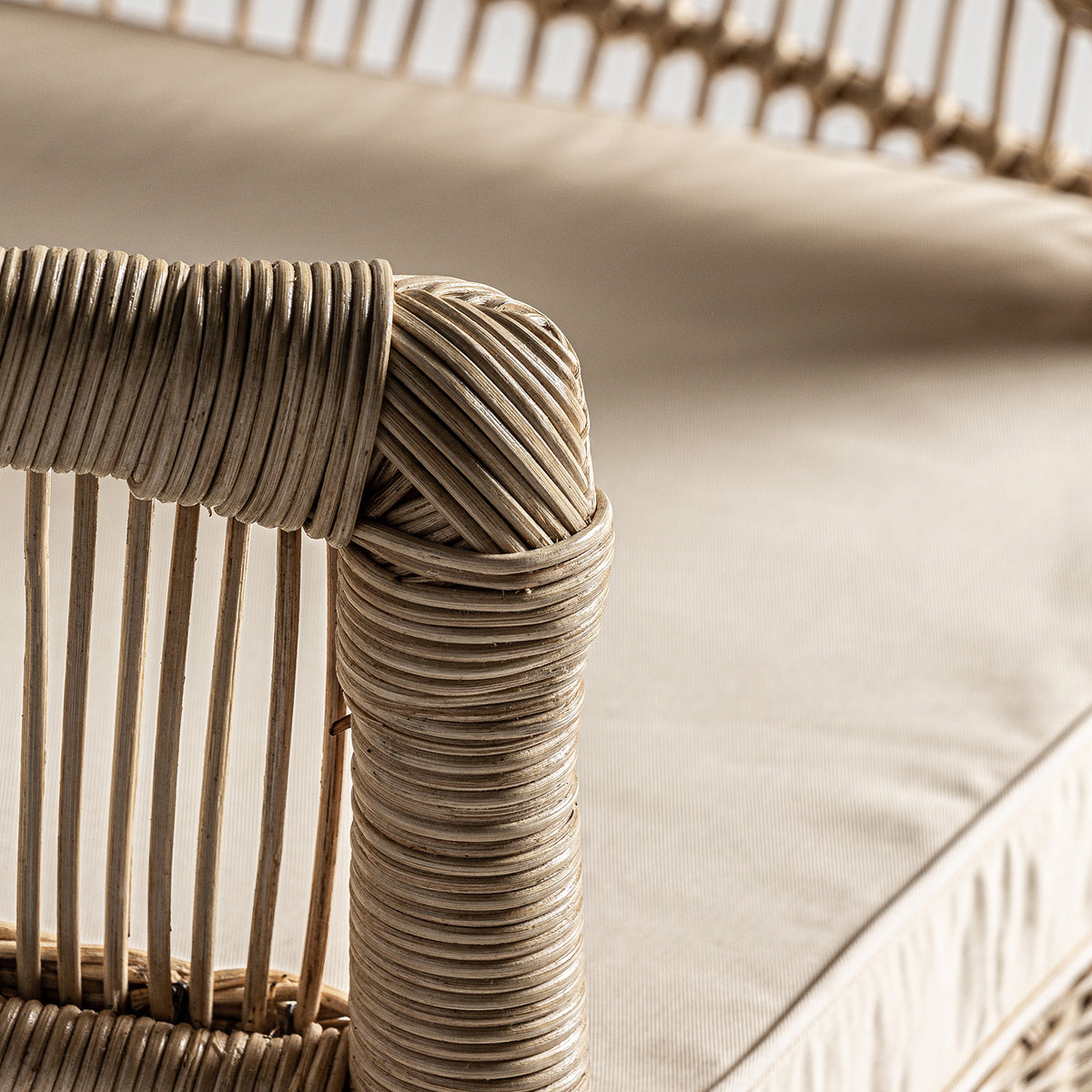 ELNA ARMCHAIR