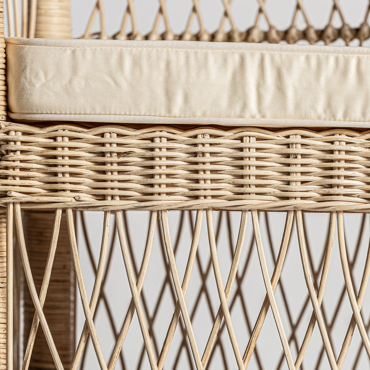 ELNA ARMCHAIR