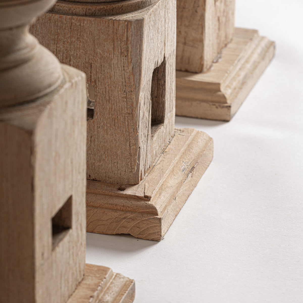 DIF CANDLE HOLDER