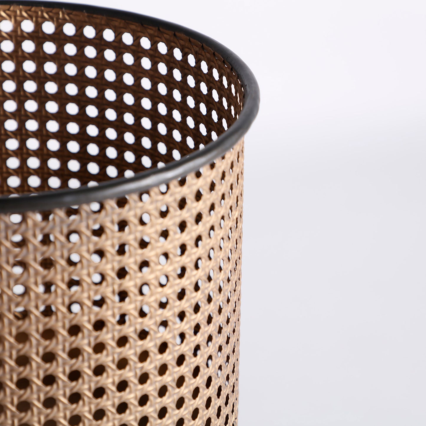 BREAM PLANT POT