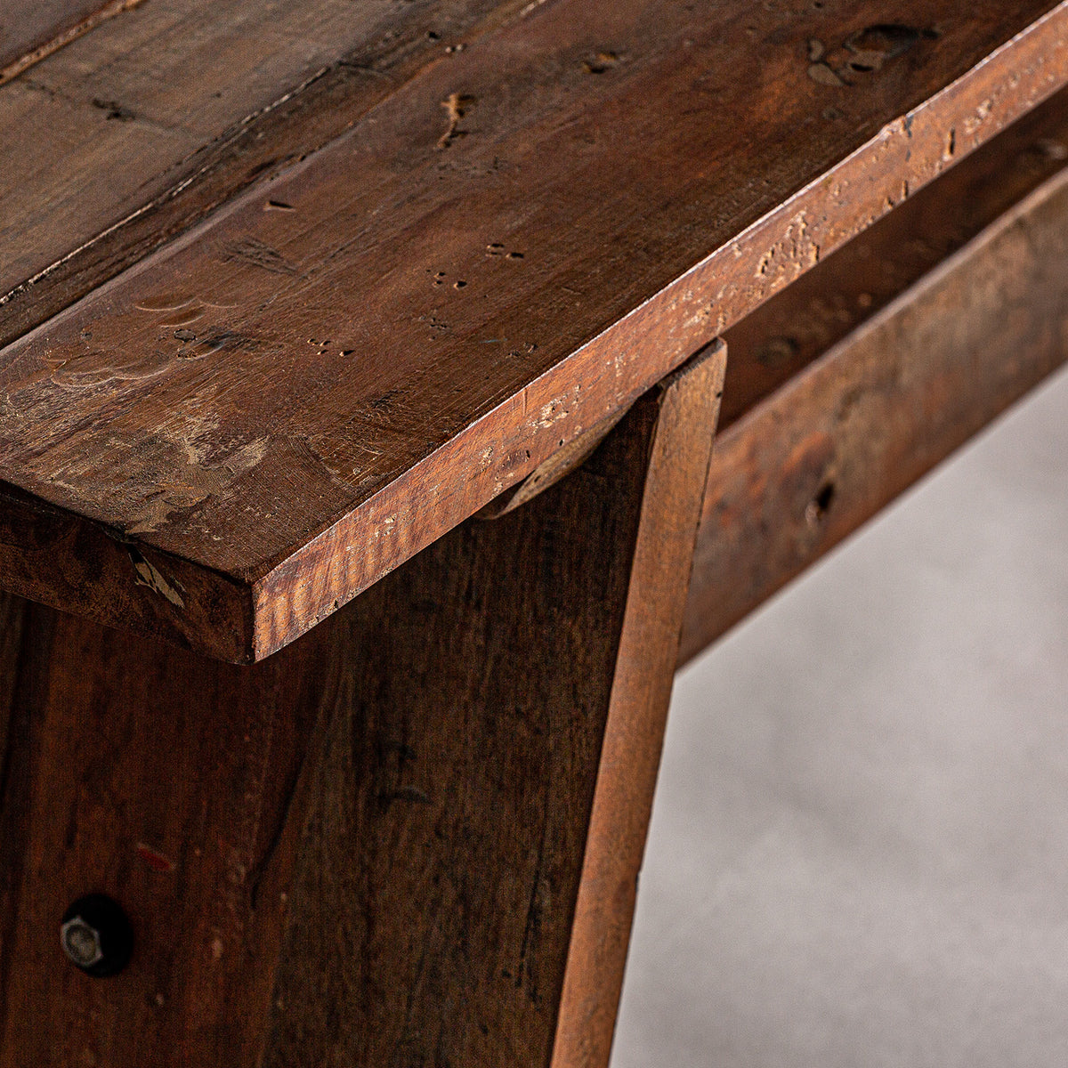 BADAI BENCH