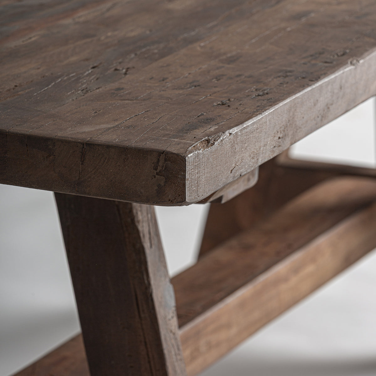 BADAI BENCH