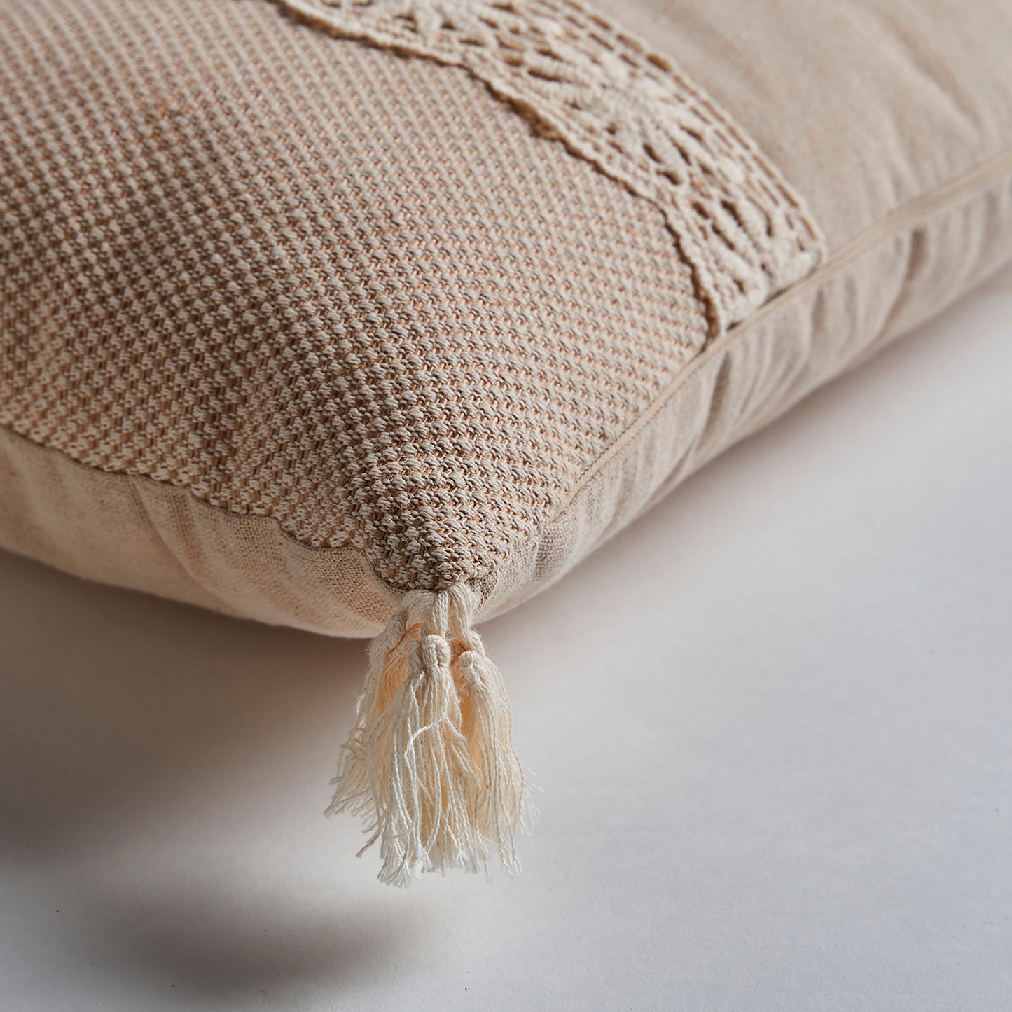 TIKER CUSHION