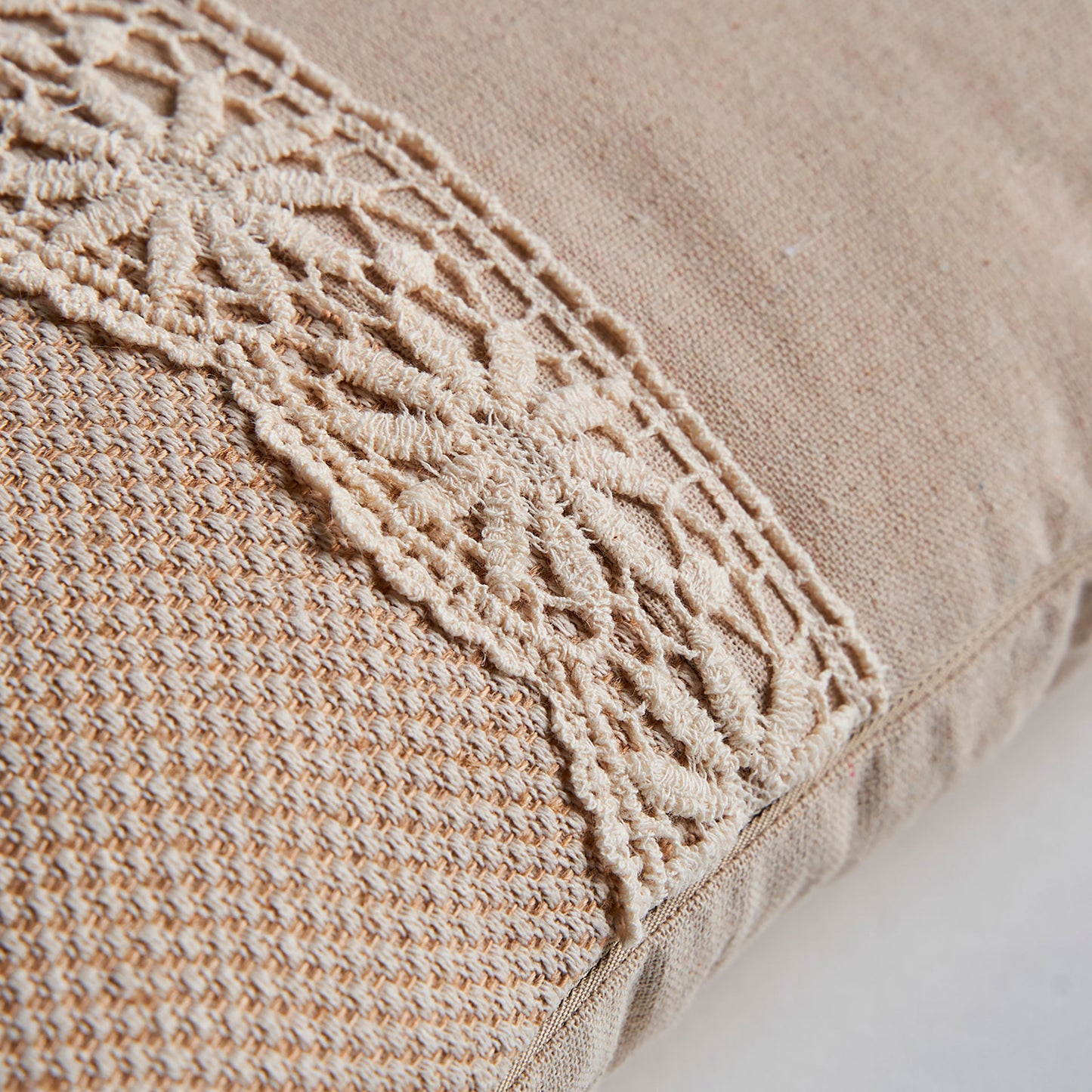 TIKER CUSHION