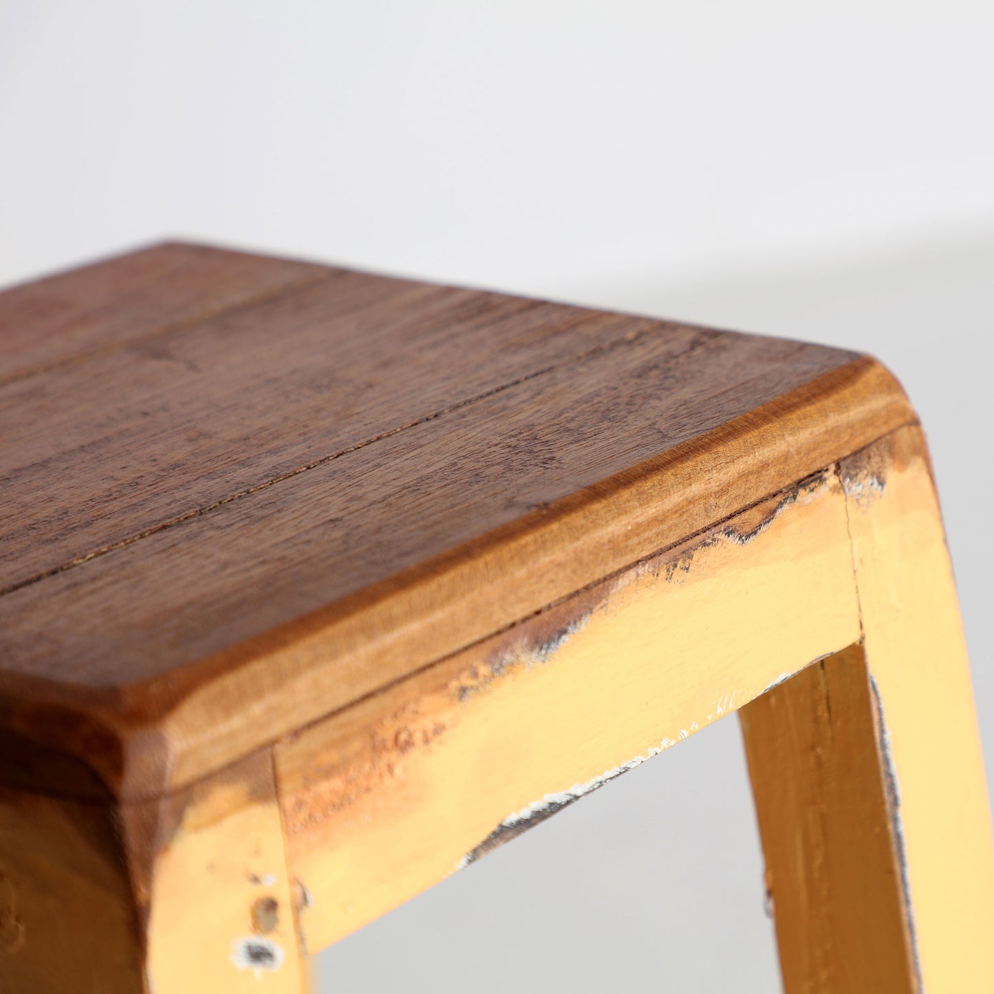 SAURIS FOOTREST