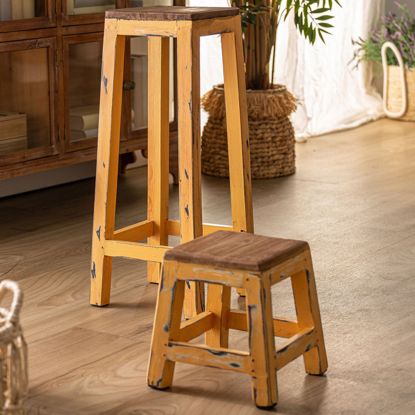SAURIS STOOL