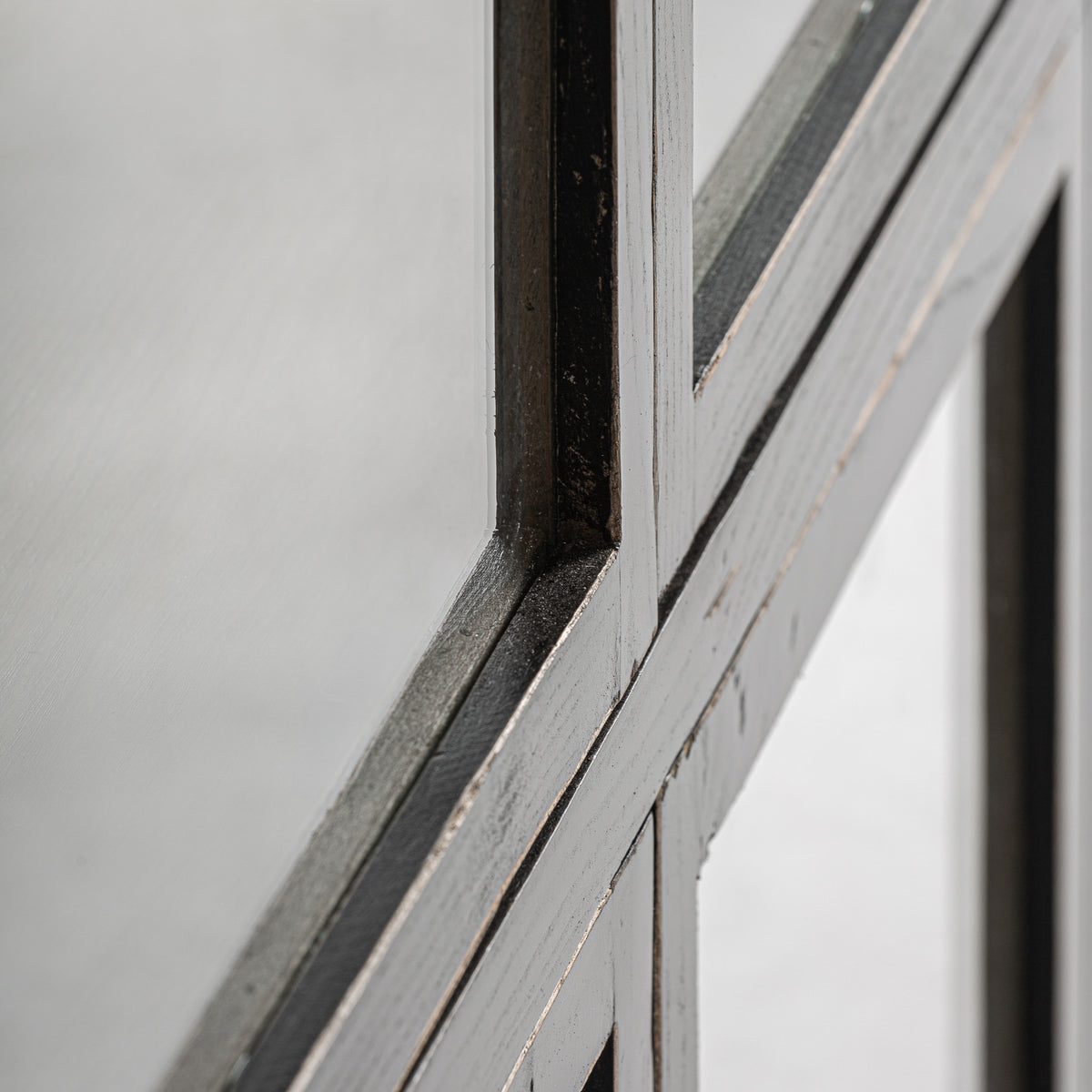 BERN MODULAR DISPLAY CABINET