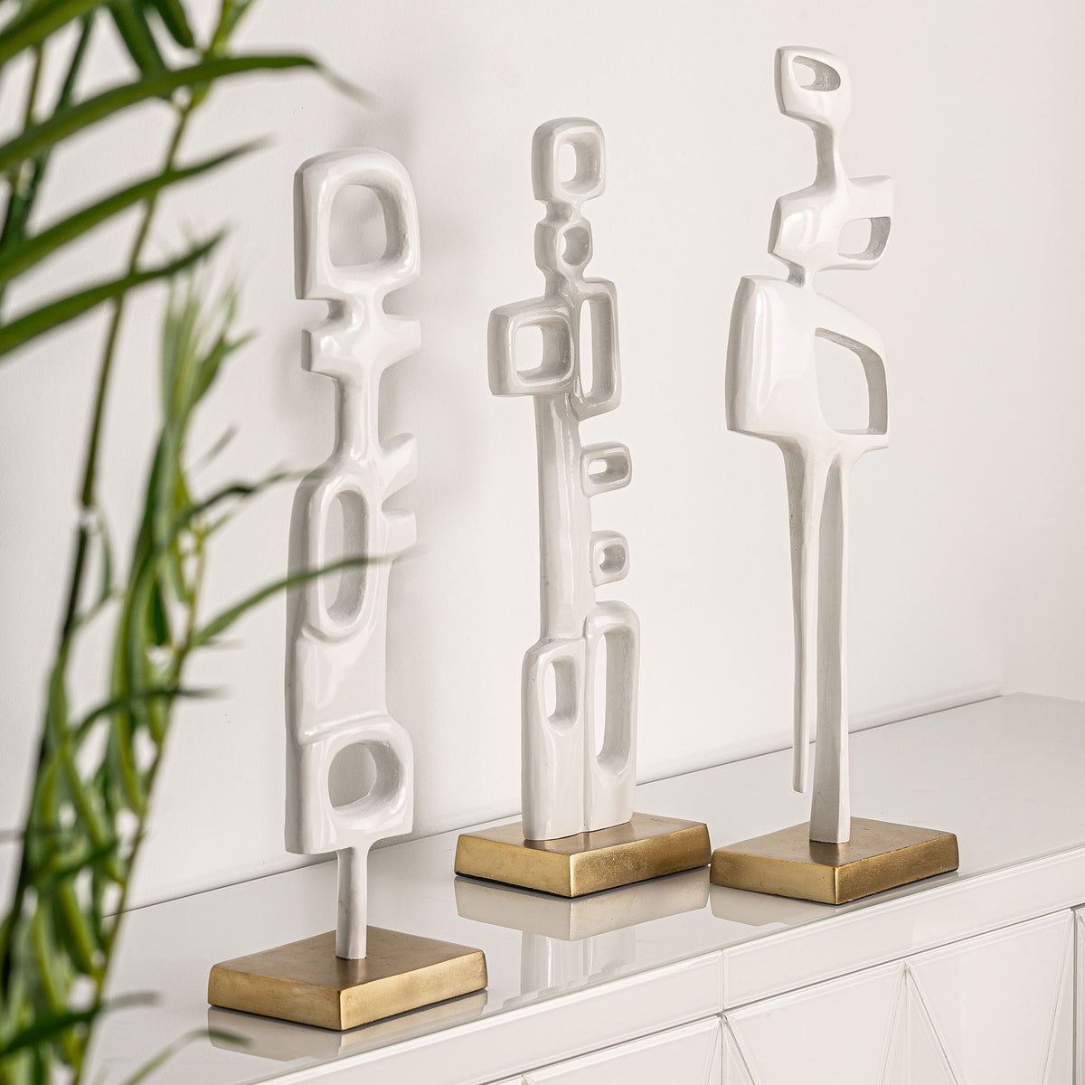 HUBBLE DECORATIVE FIGURE