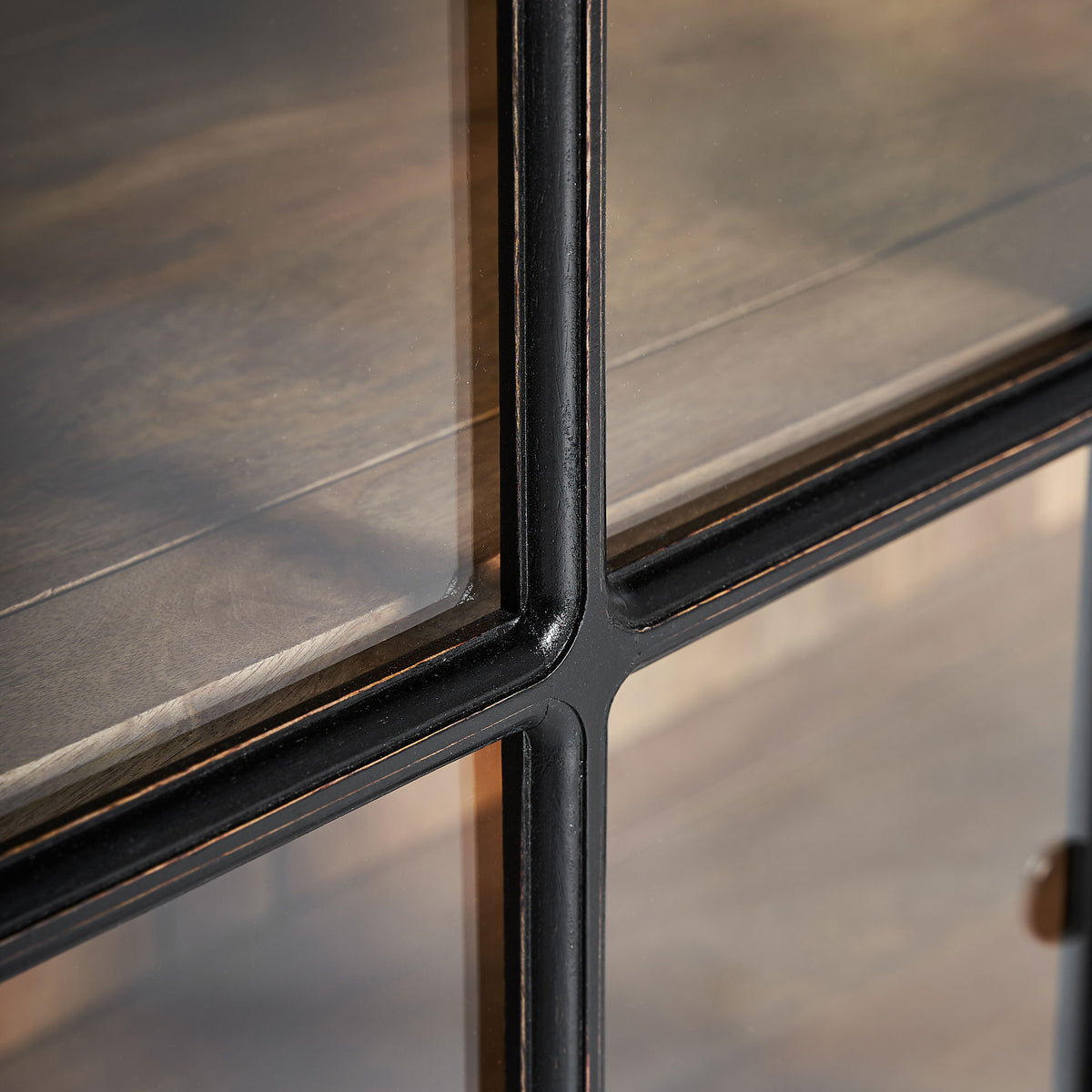 ZENICA MODULAR DISPLAY CABINET