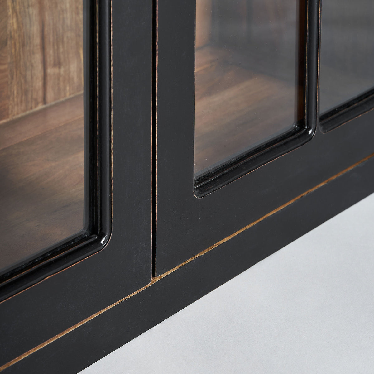 ZENICA MODULAR DISPLAY CABINET