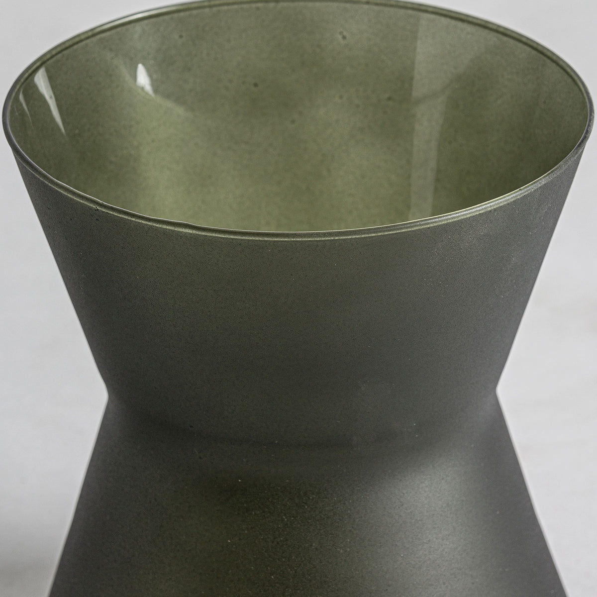 NEHOIU VASE