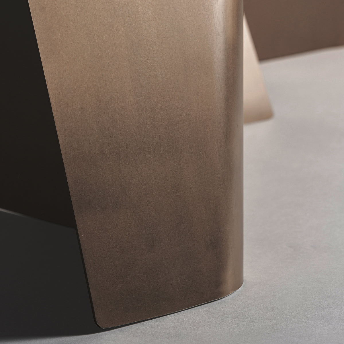 TUX DINING TABLE
