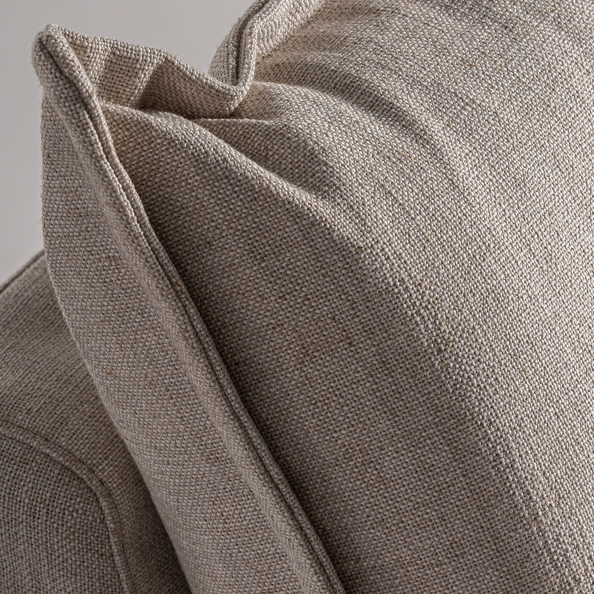 OSPIZIO ARMCHAIR