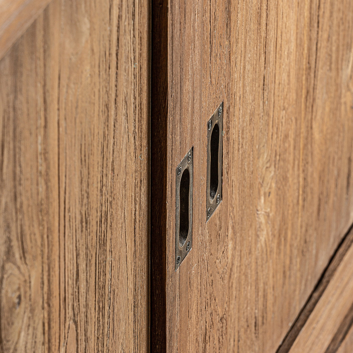 NYSTED GLASS CABINET