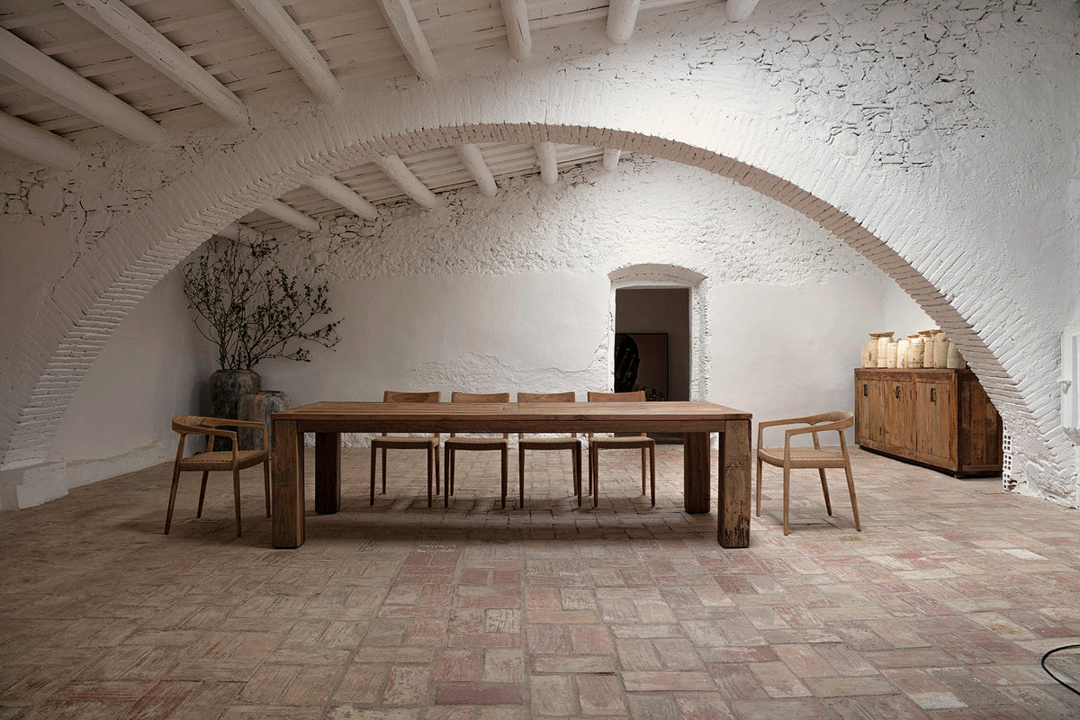 BACKLYN DINING TABLE