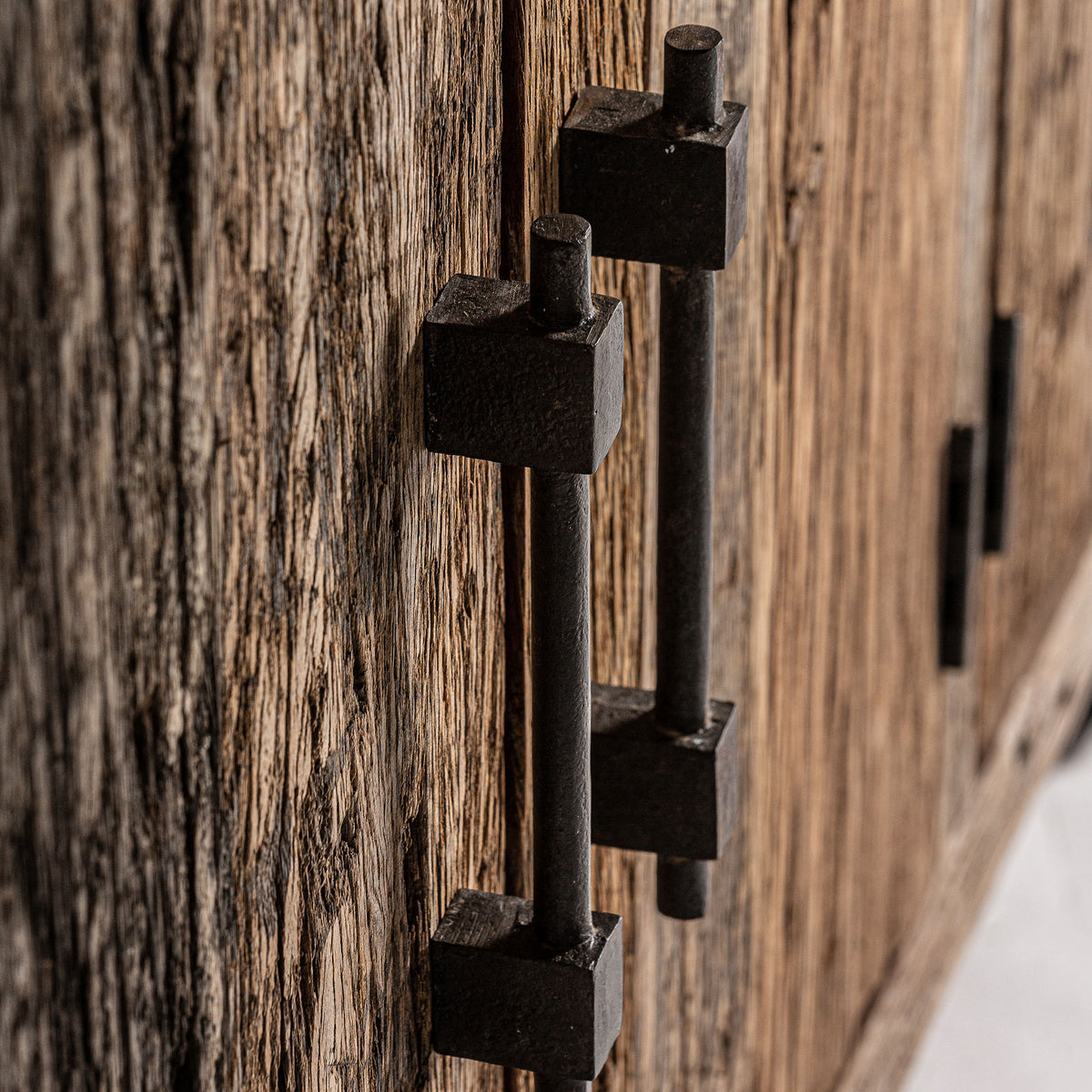 CARRIK SIDEBOARD