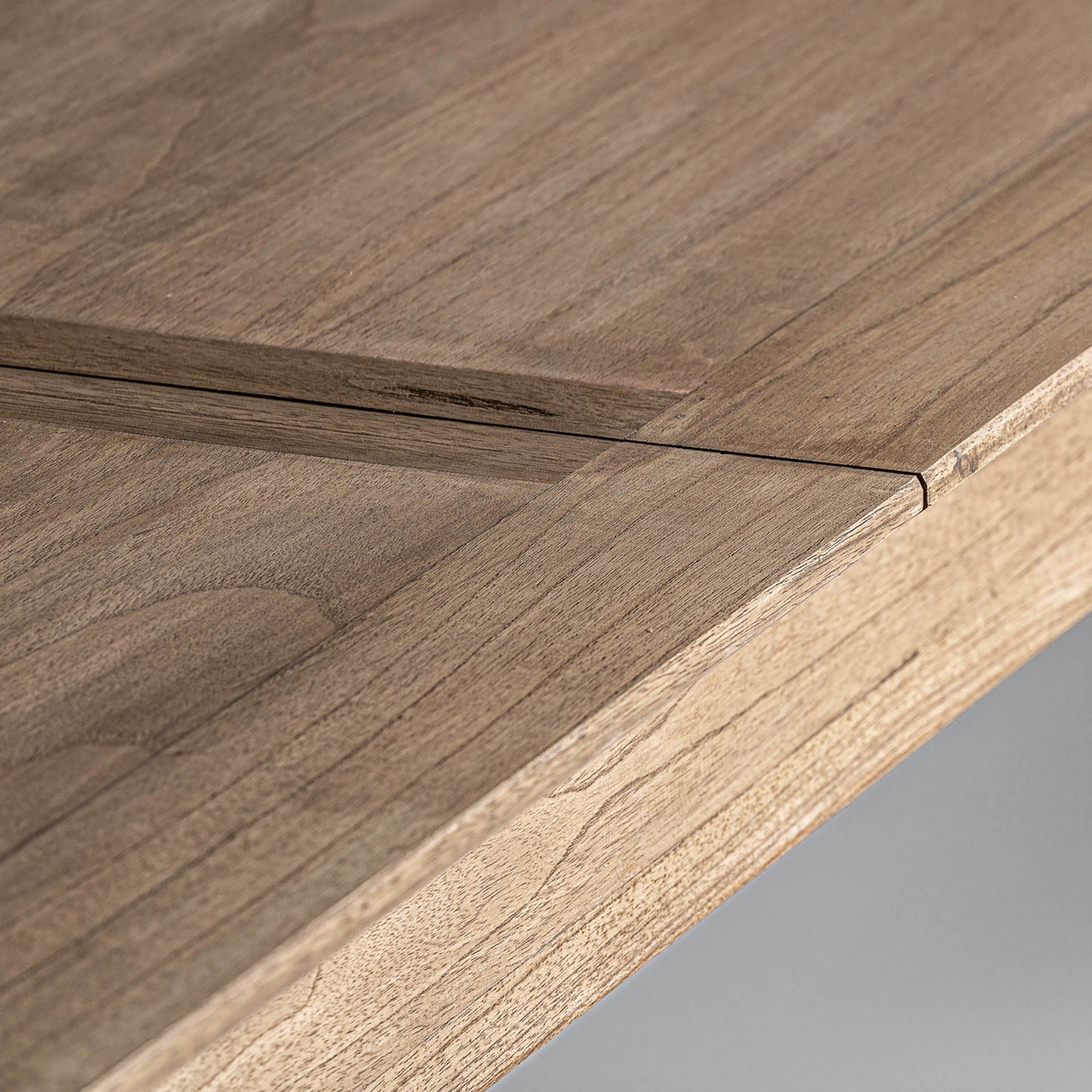 NYRY EXTENDING TABLE