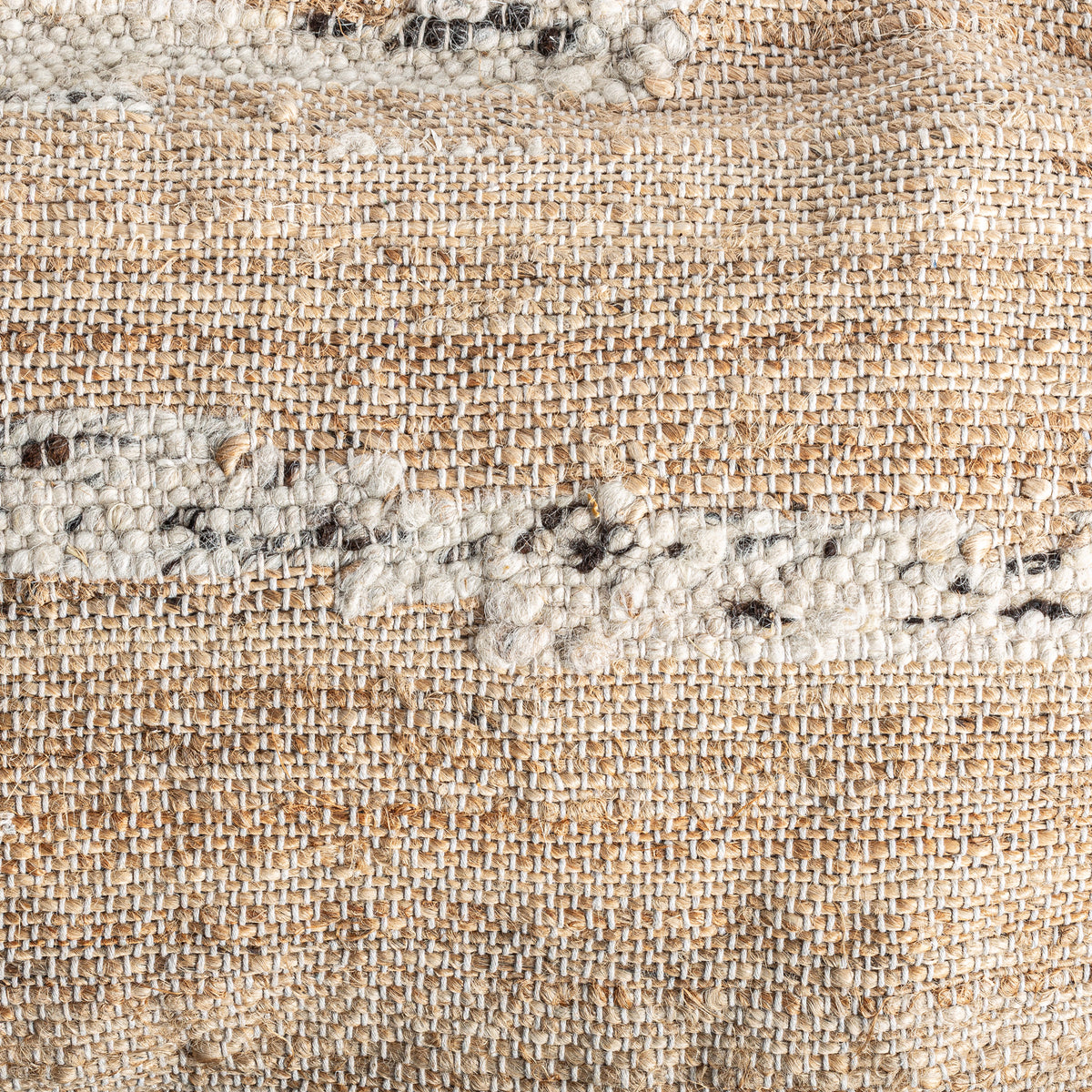 MITTET CUSHION