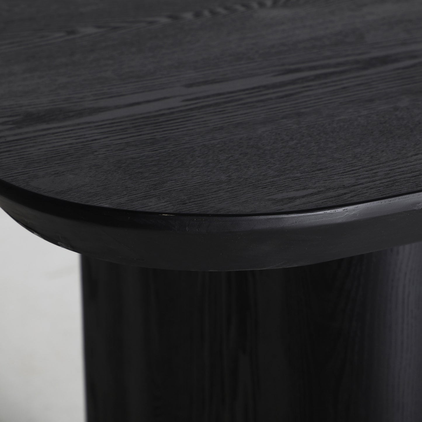 ROGNES DINING TABLE
