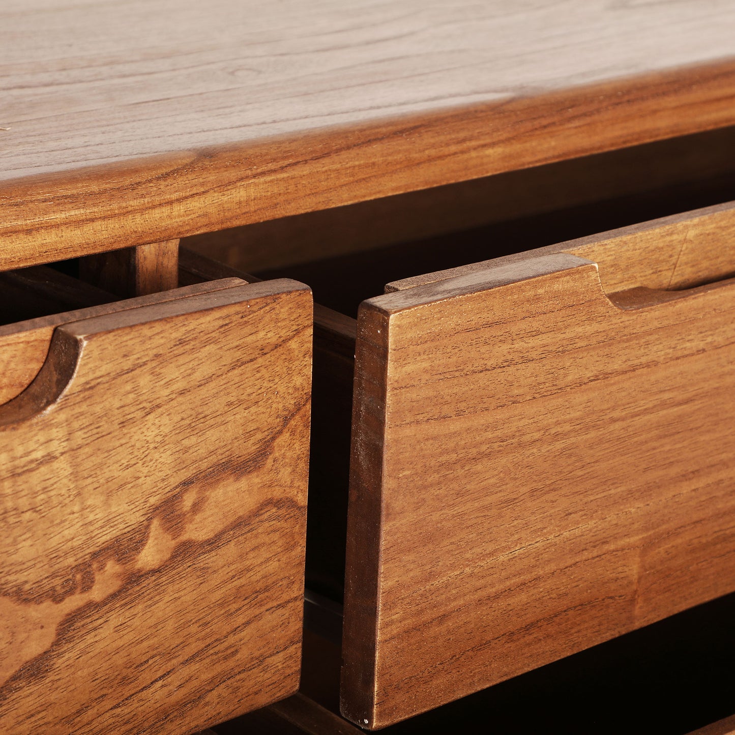 SLOUGH CHEST OF DRAWERS