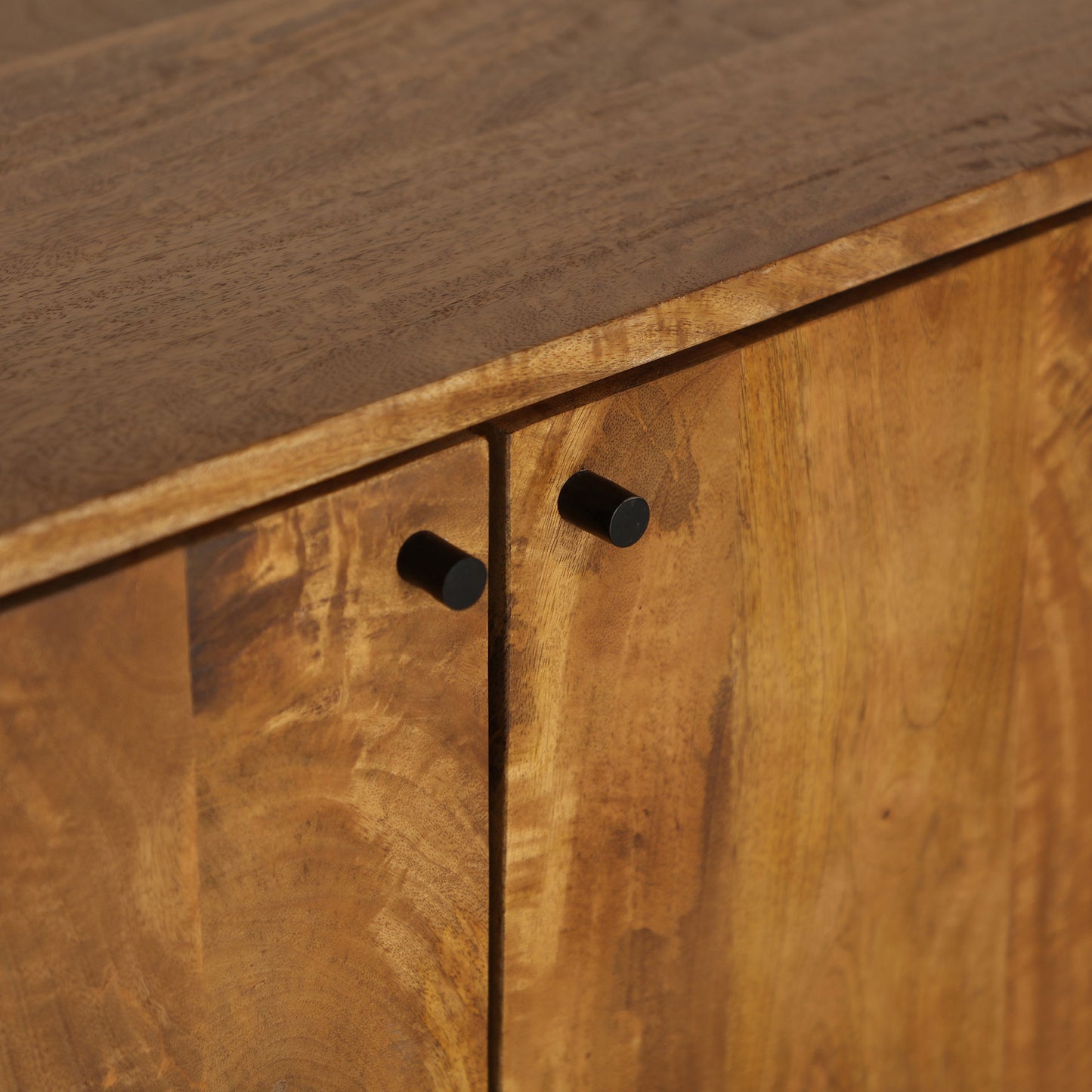 KOIGI TV STAND