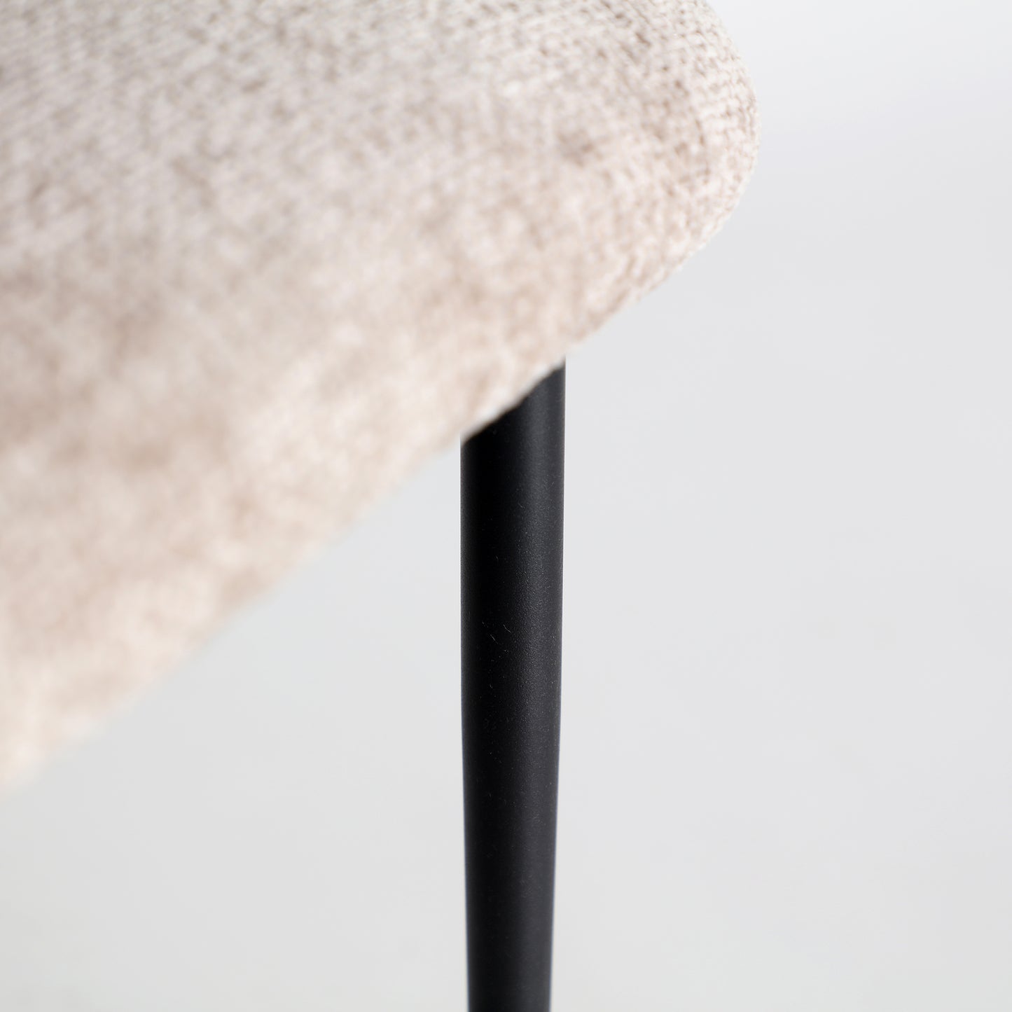 LEYNHAC CHAIR