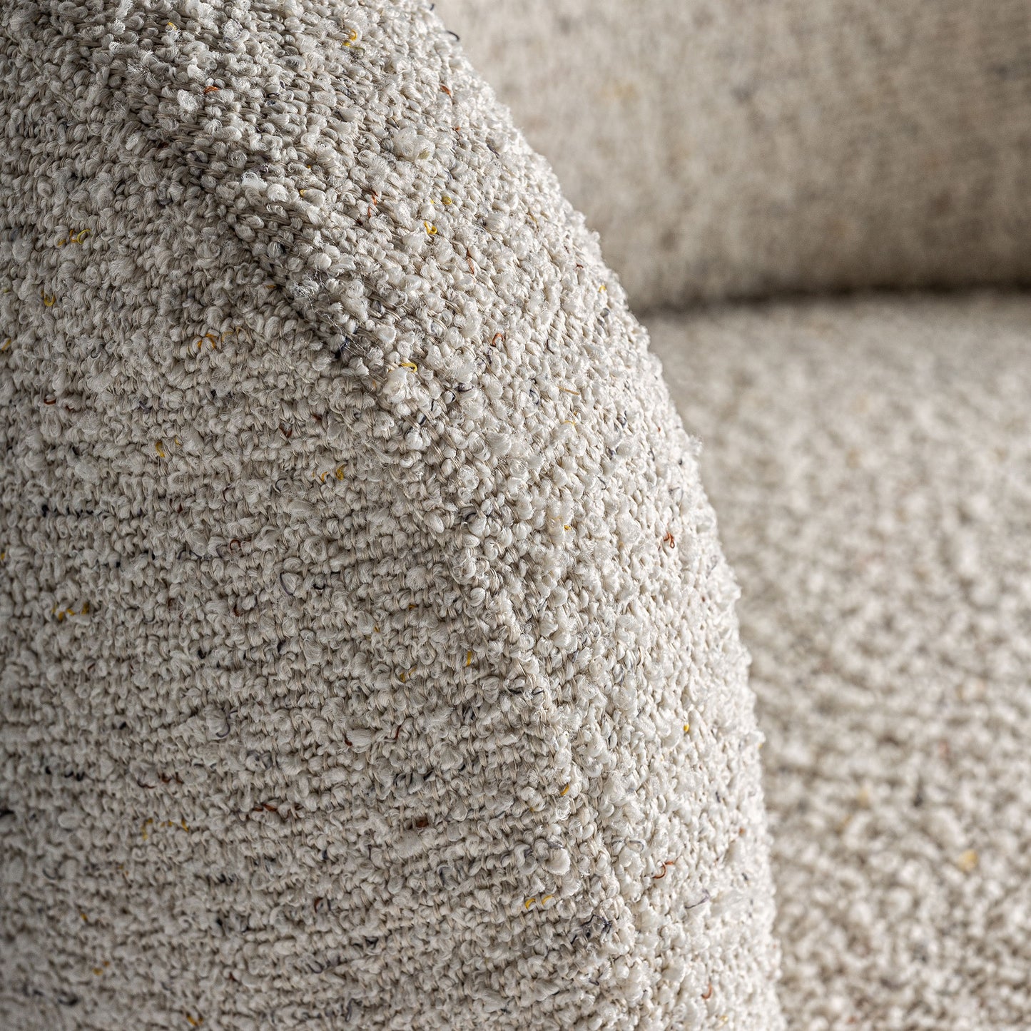 VAYRES ROTATIVE ARMCHAIR