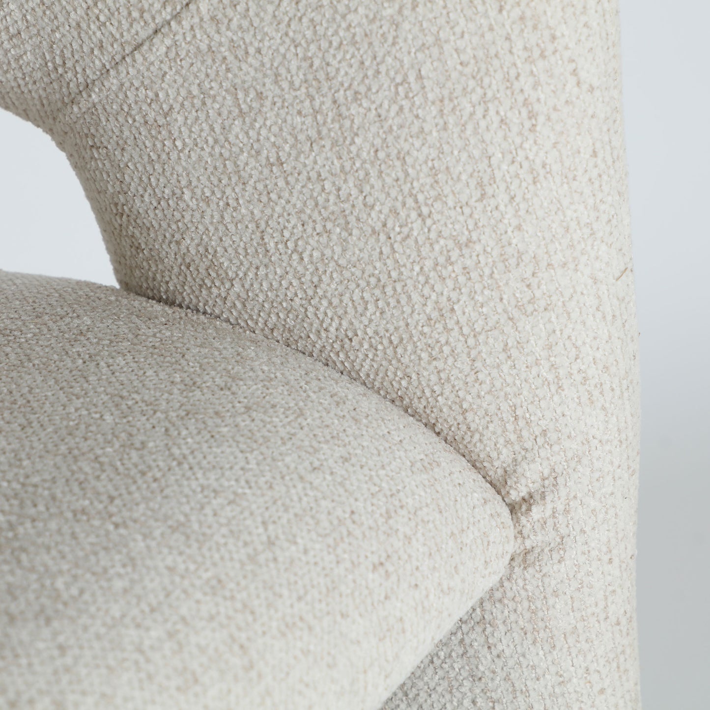 HONEG CHAIR