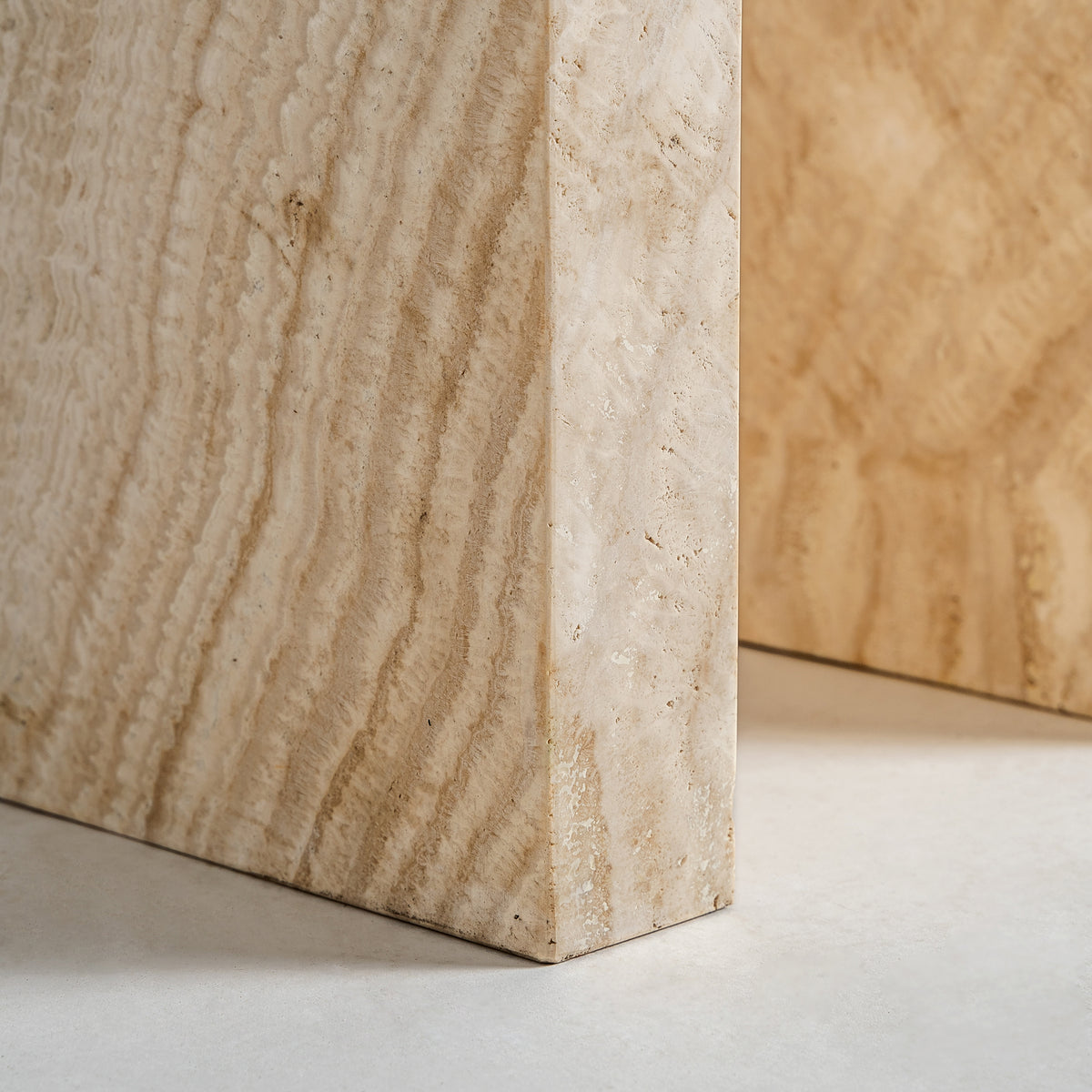 THIENNES SIDE TABLE