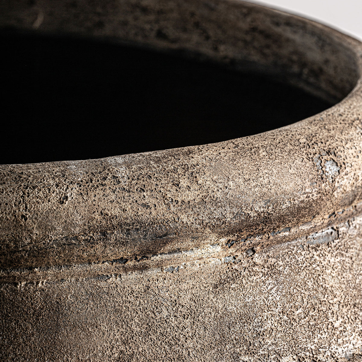 GILEYIE VASE