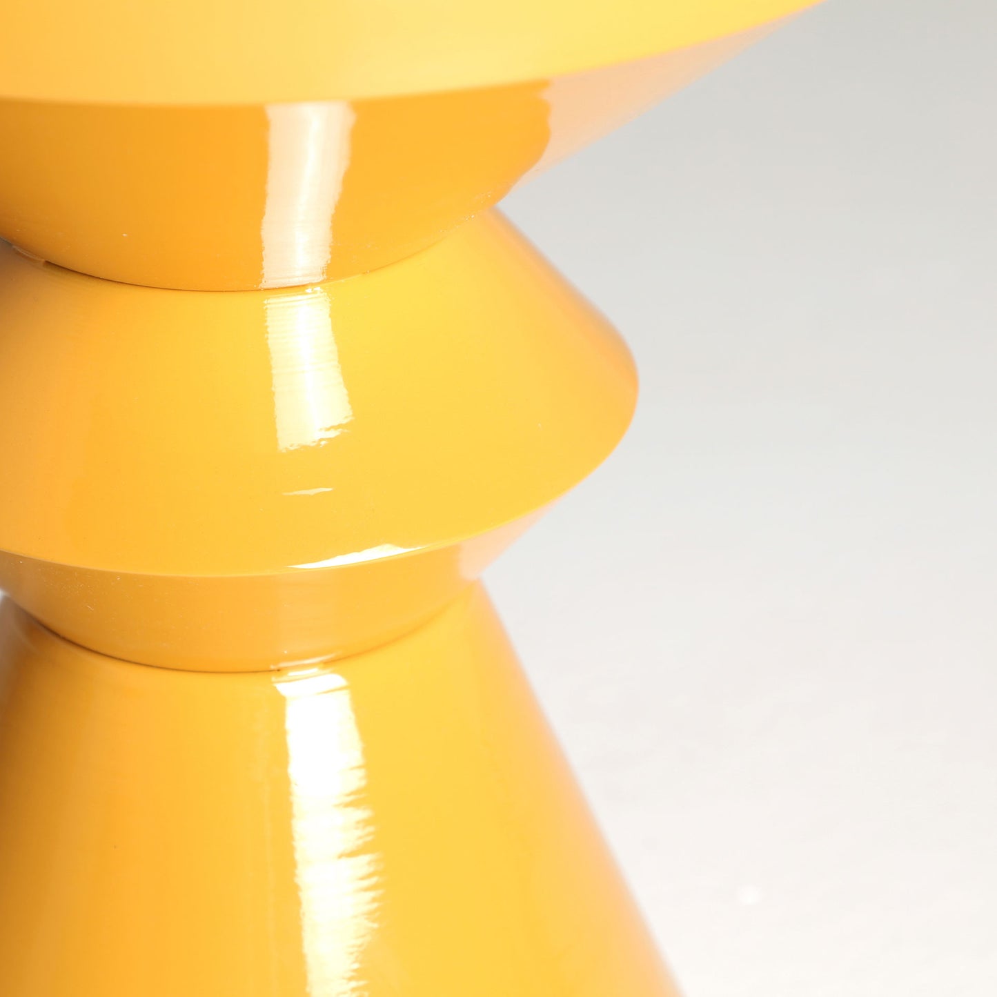 OLTEN SIDE TABLE