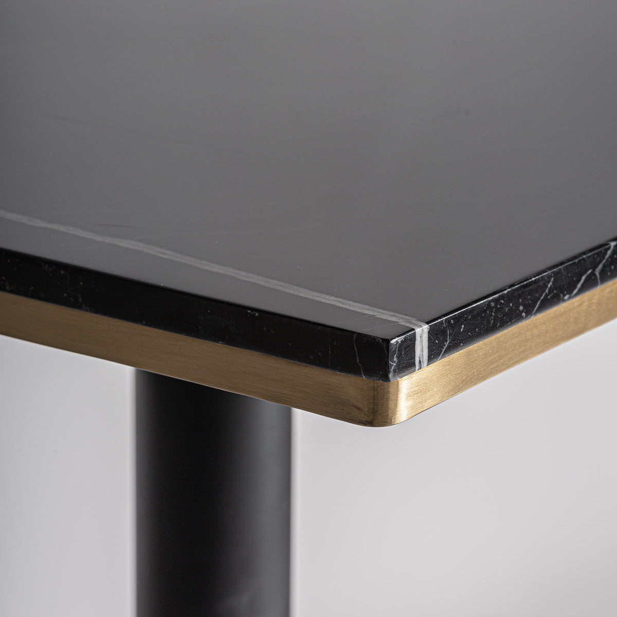 MHERE BAR TABLE