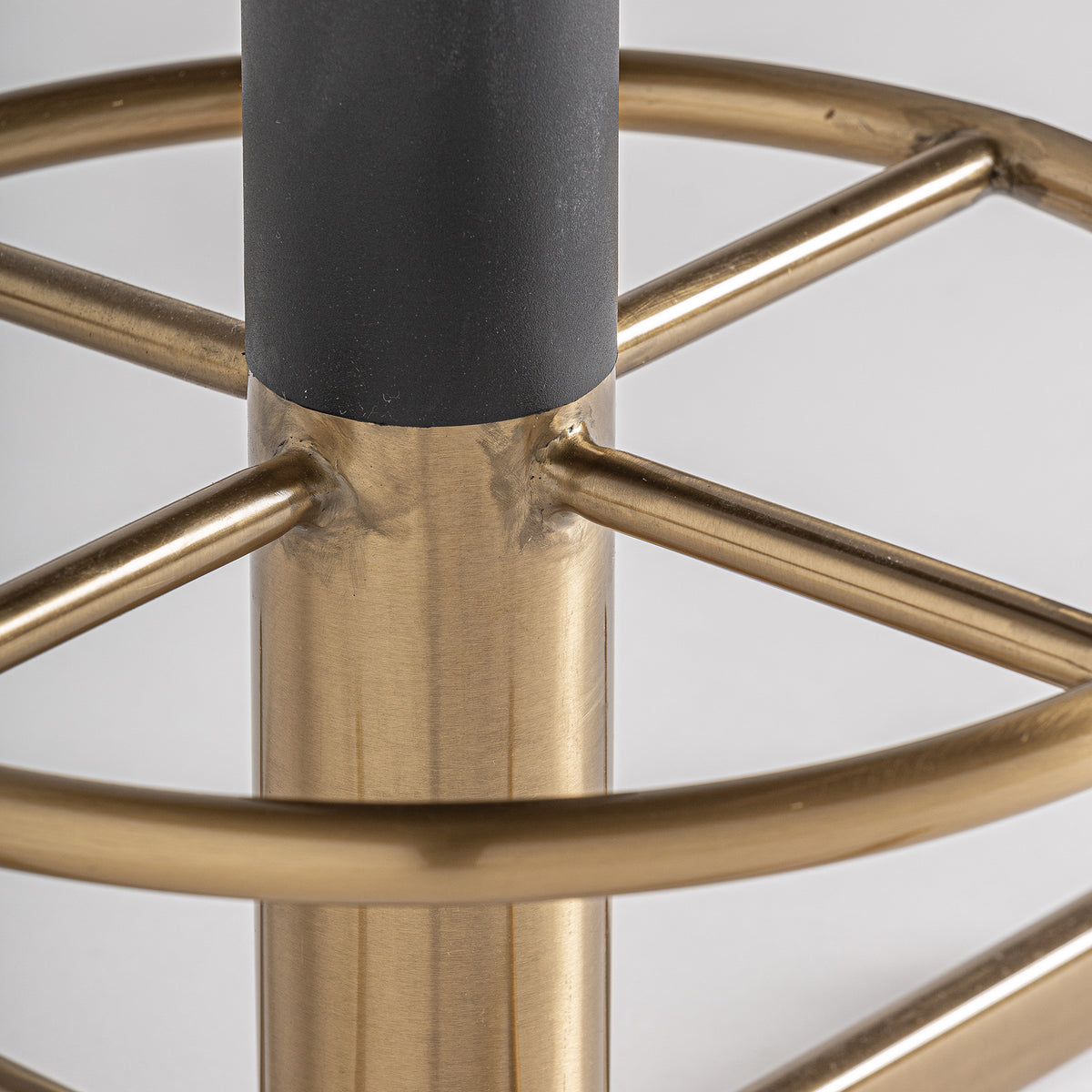 MHERE BAR TABLE