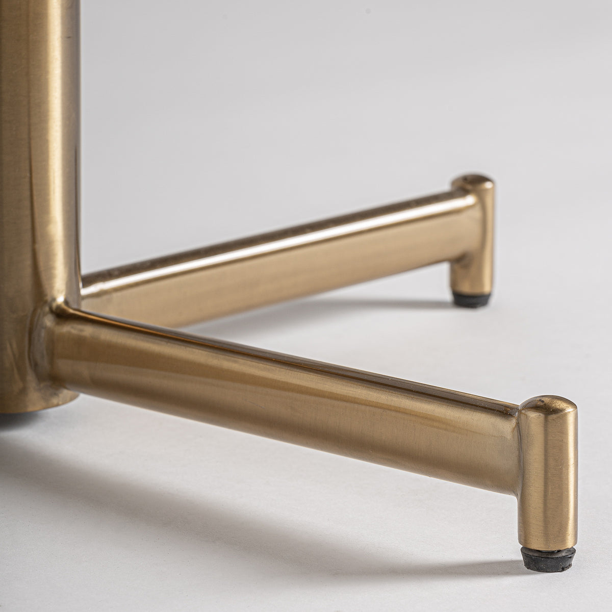 MHERE BAR TABLE