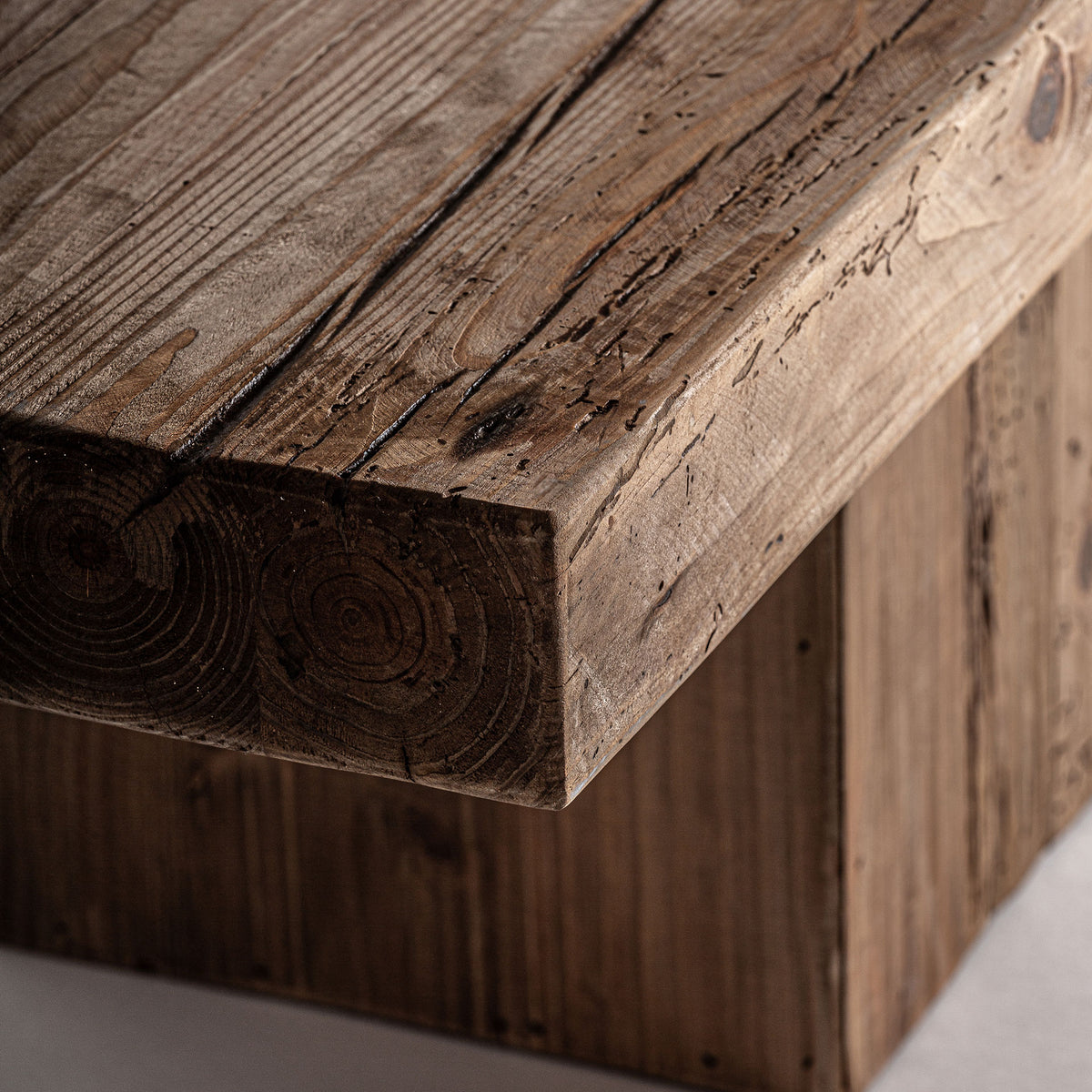 BREIVE COFFEE TABLE