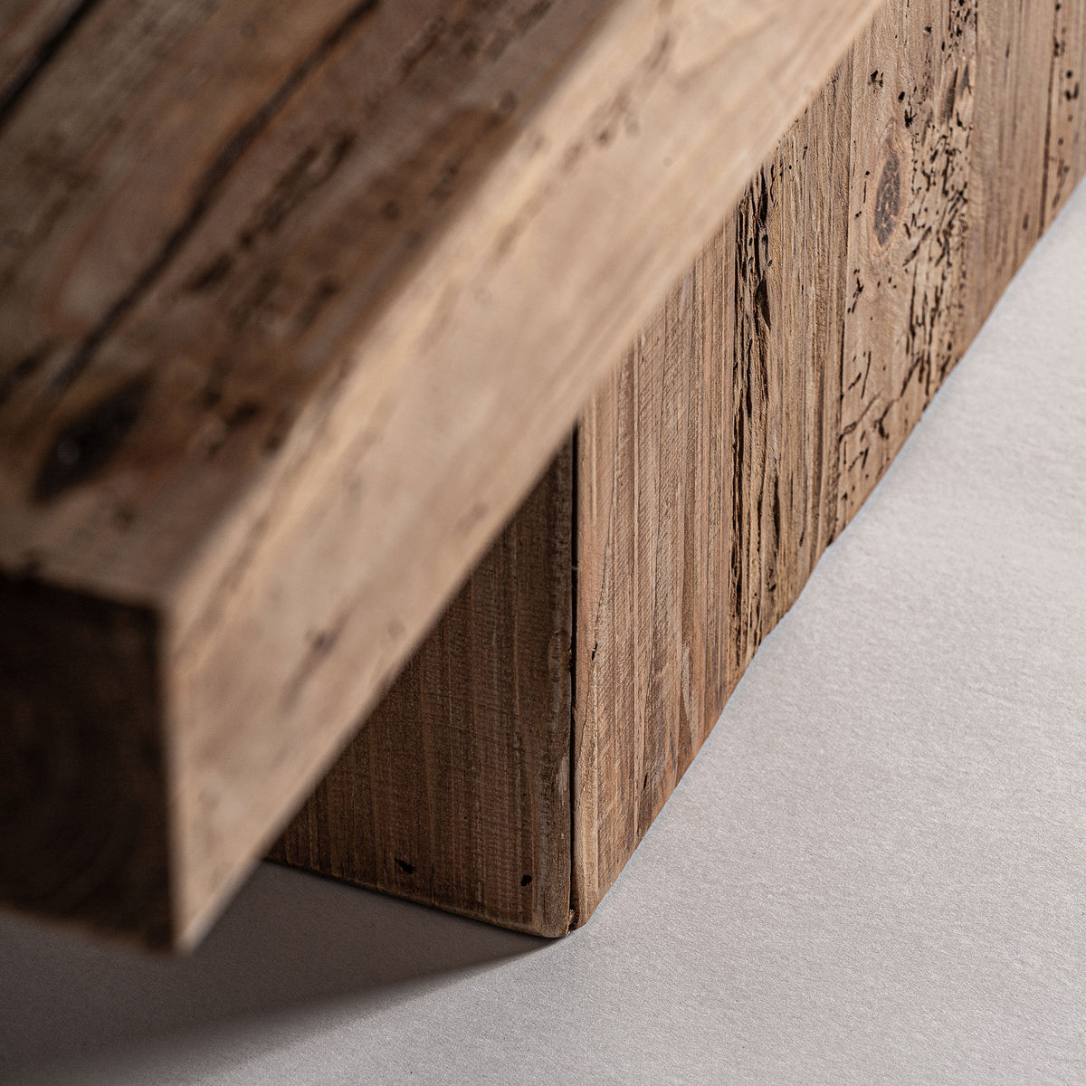 BREIVE COFFEE TABLE