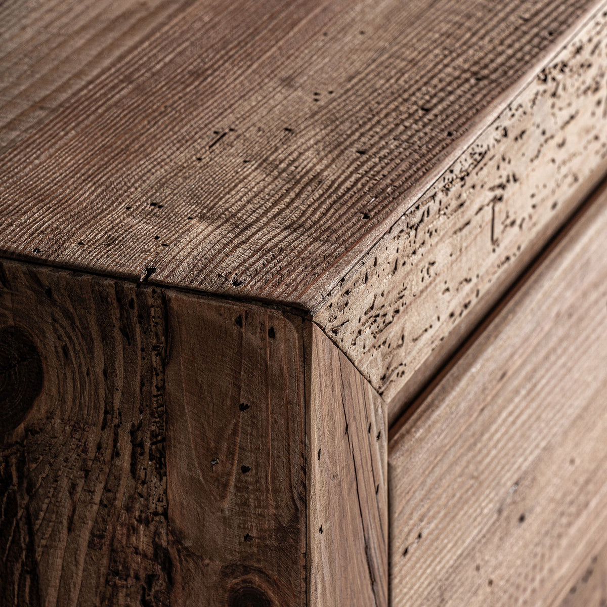 BREIVE SIDEBOARD
