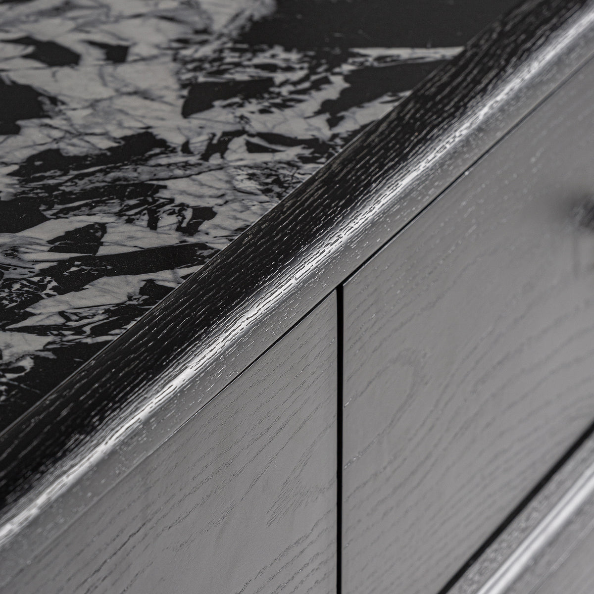 BILZEN CHEST OF DRAWERS