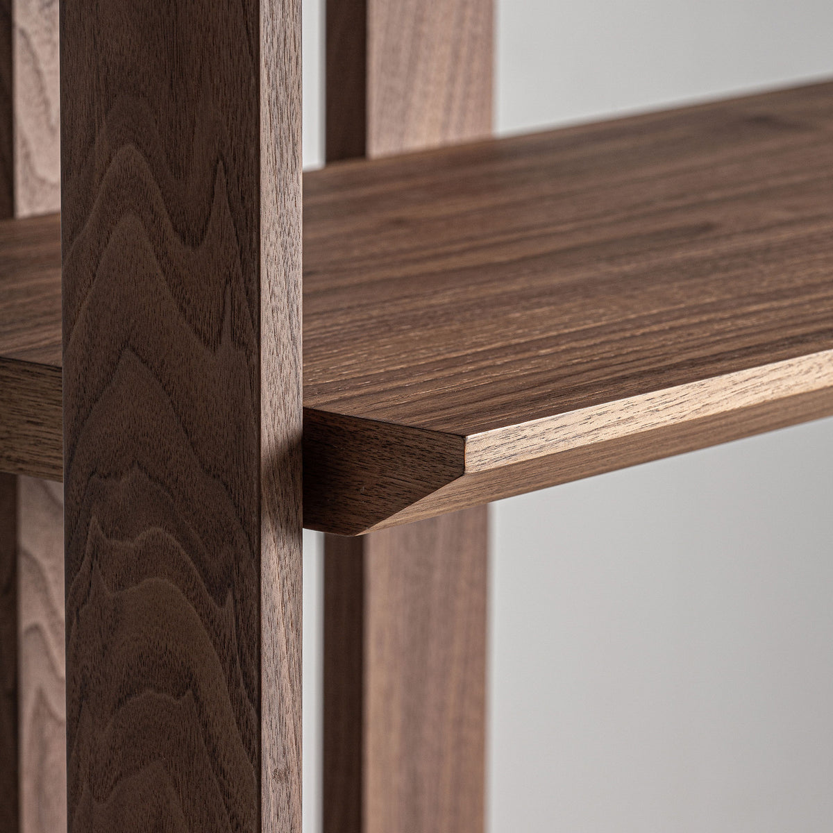 GIFHORN BOOKCASE
